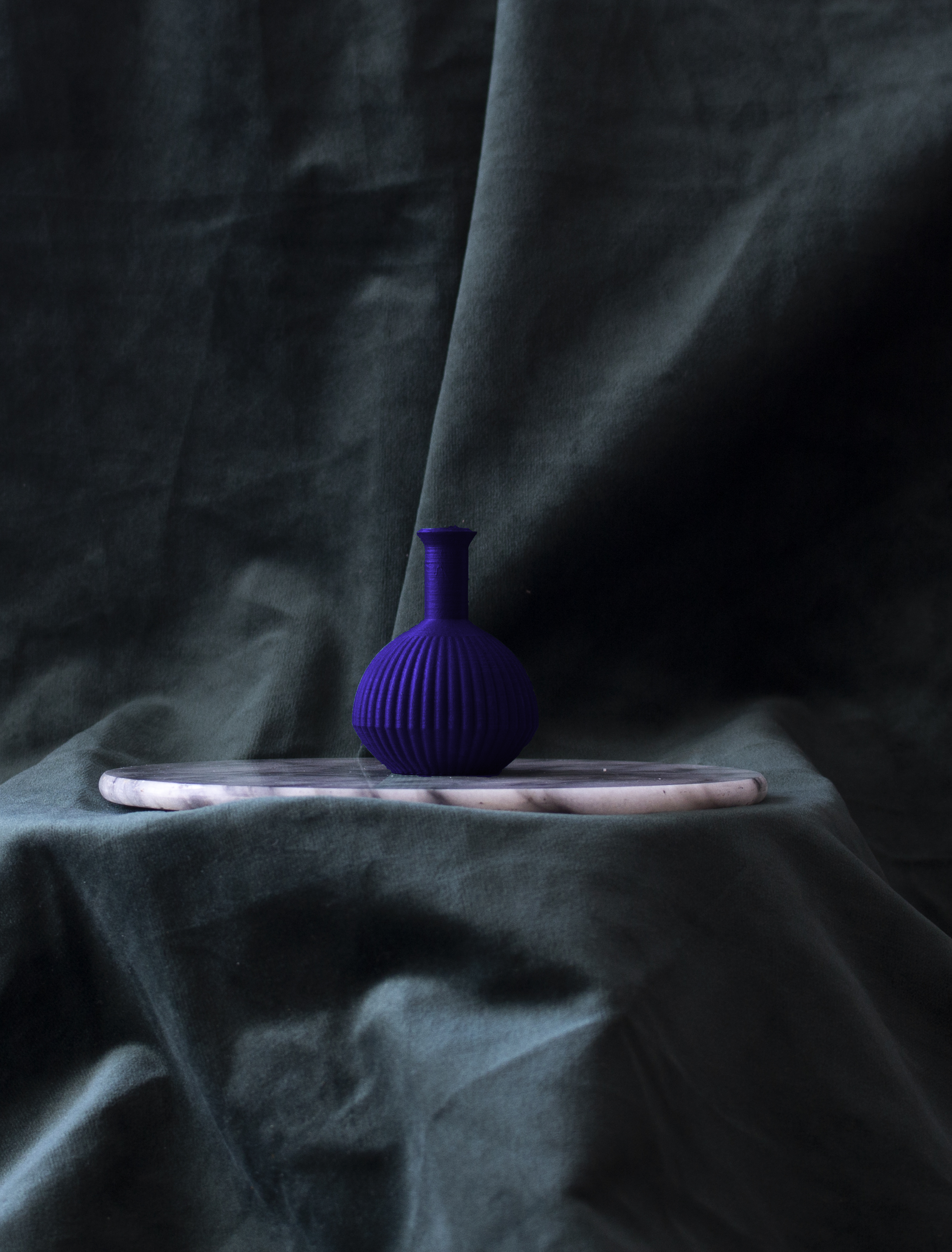 small vase 3 bleu royal.png