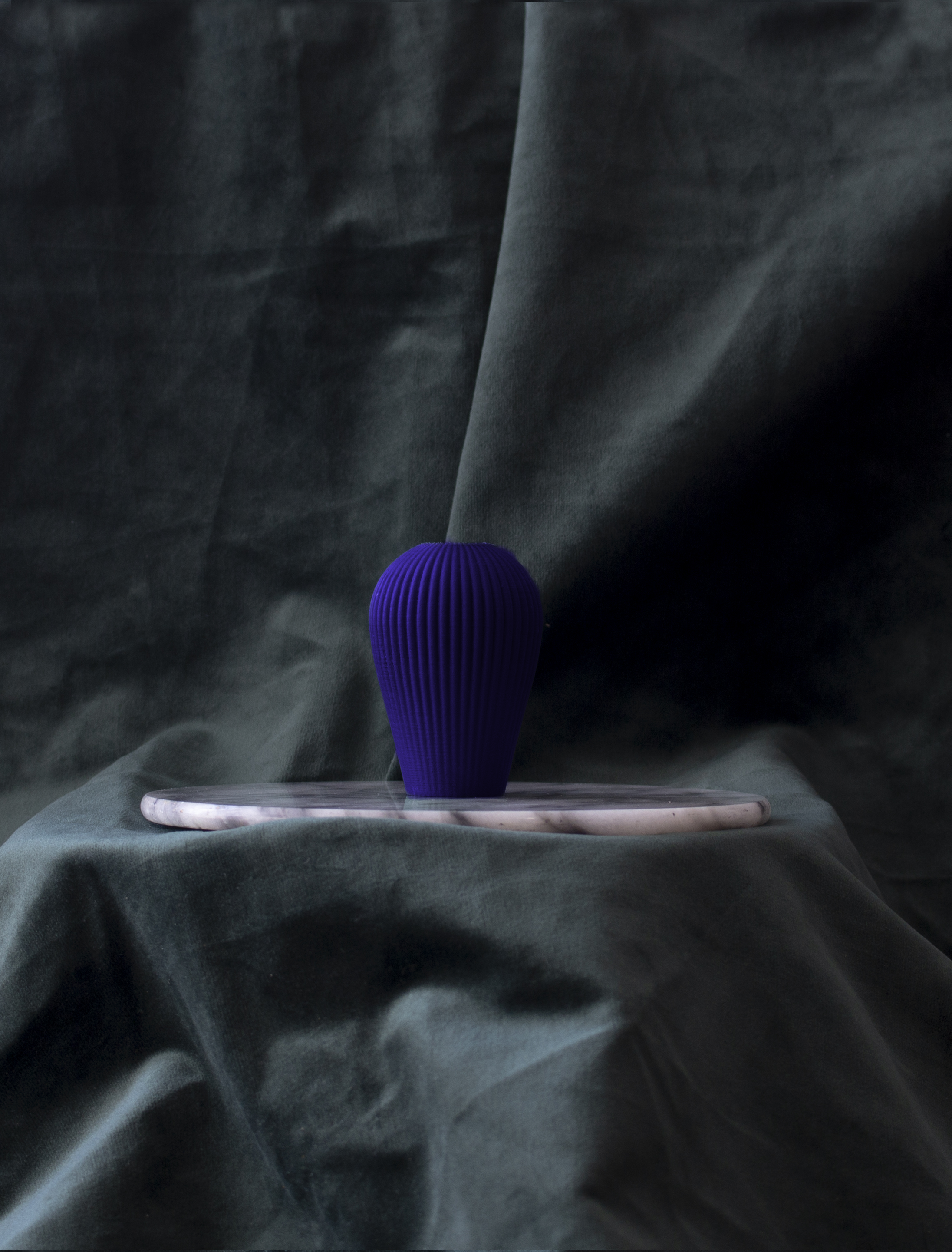 small vase 2 bleu royal.png