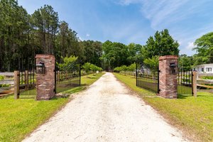 10260 N Highway 17: A Rare Opportunity to Build a Private Lowcountry Estate in McClellanville SC
