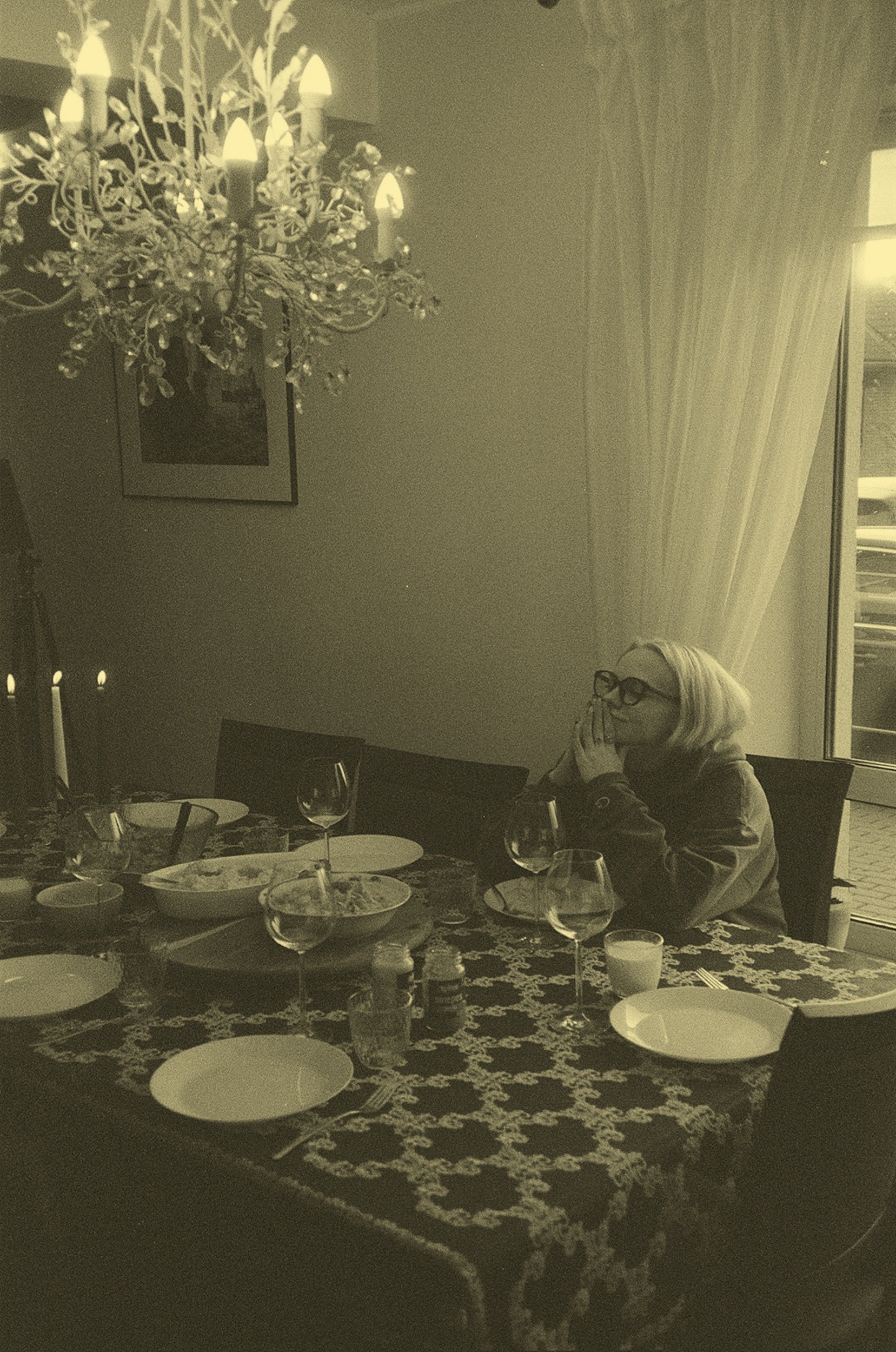 Holiday Anxiety in the Body: 4 Easy Grounding Tips for Thanksgiving