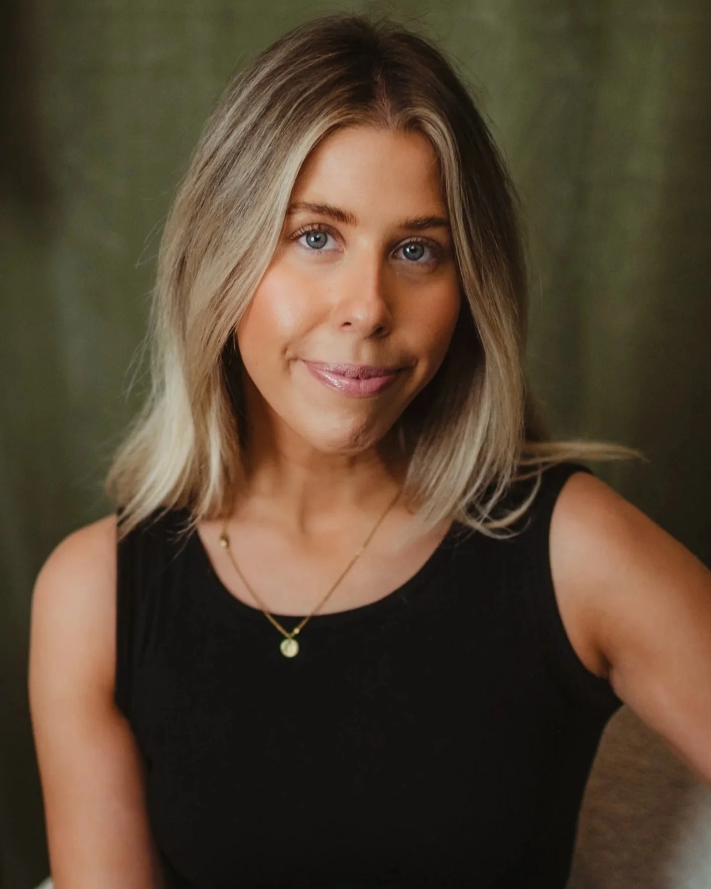 Belle Balog RSW Therapist Virtual Kindred Roots Therapy Okotoks Alberta