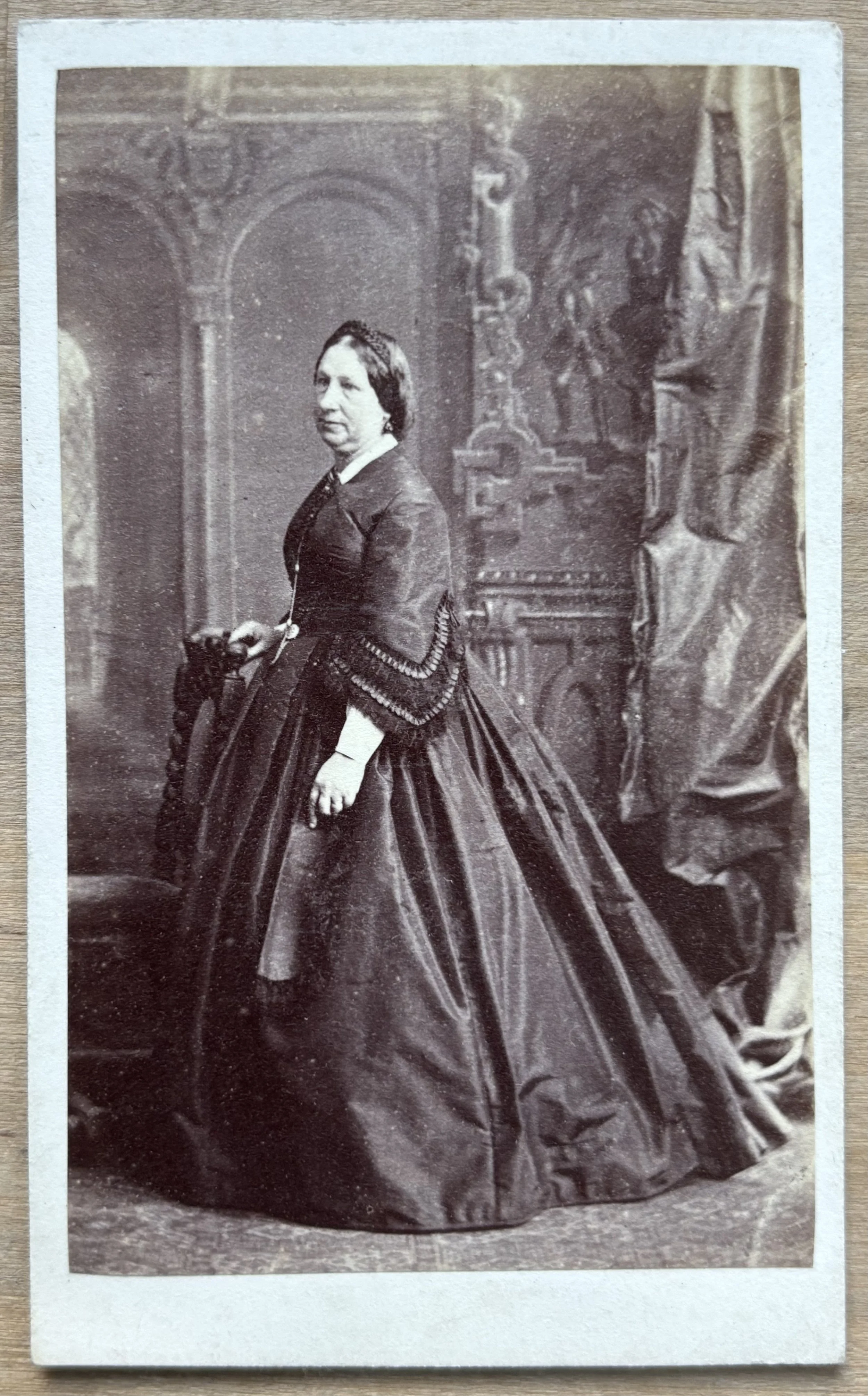 Portrait of an unknown woman by Scarborough and Leeds Photographer Oliver Sarony