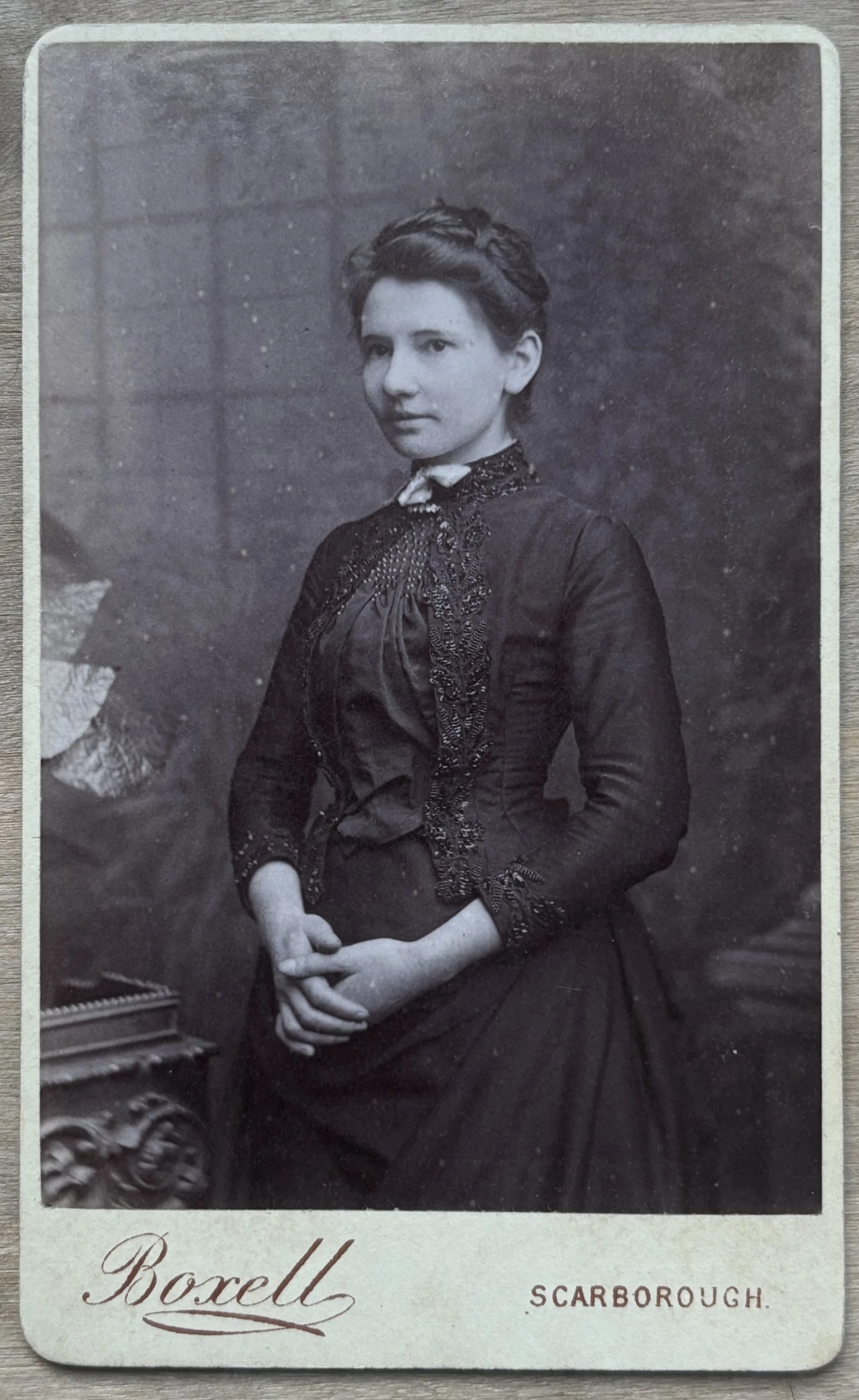 Portrait of an unknown woman by Thomas Boxell Scarborough Photographer, Carte de Visite