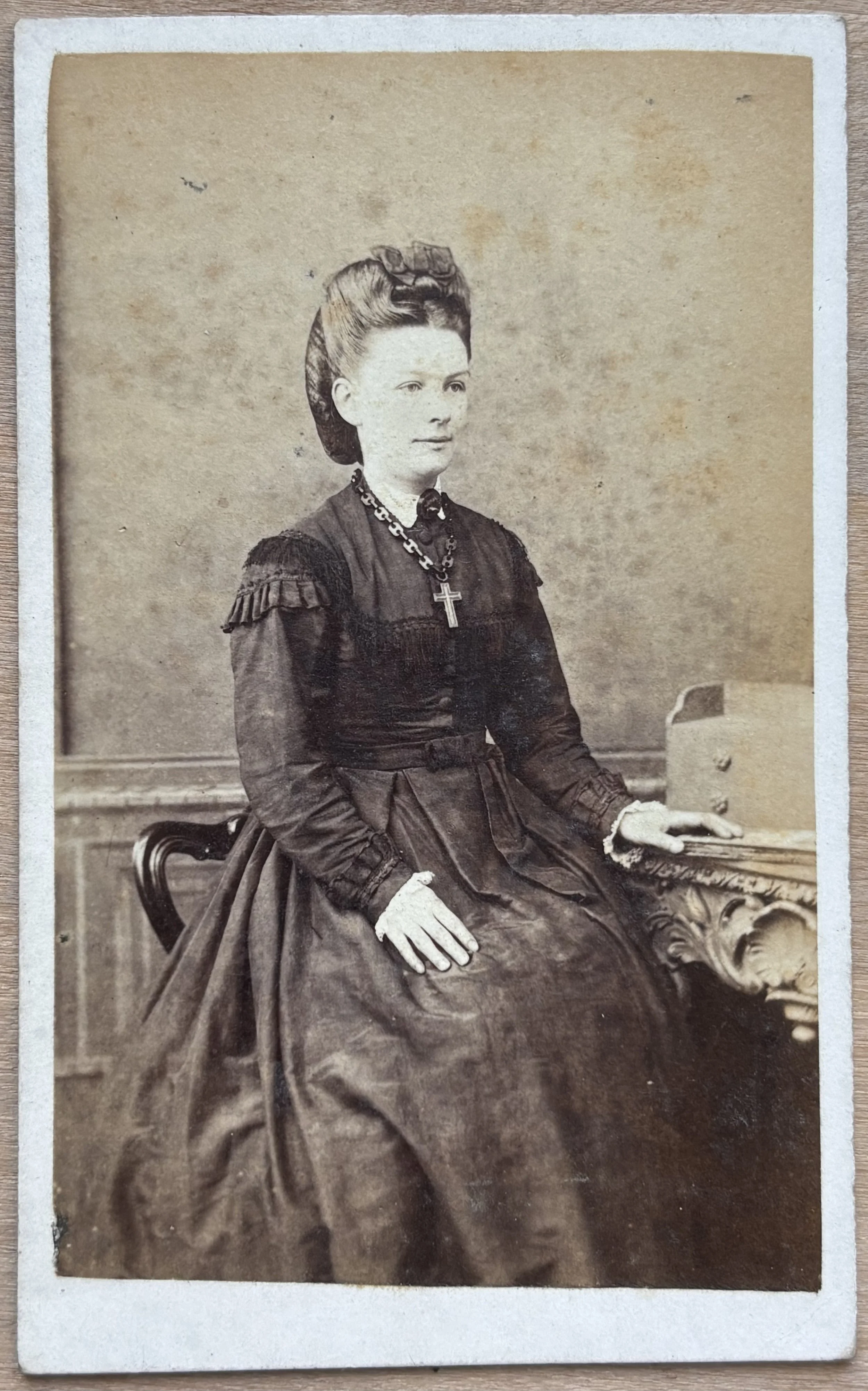 portrait of a woman, CDV, Enoch Barraclough, Scarborough photographer
