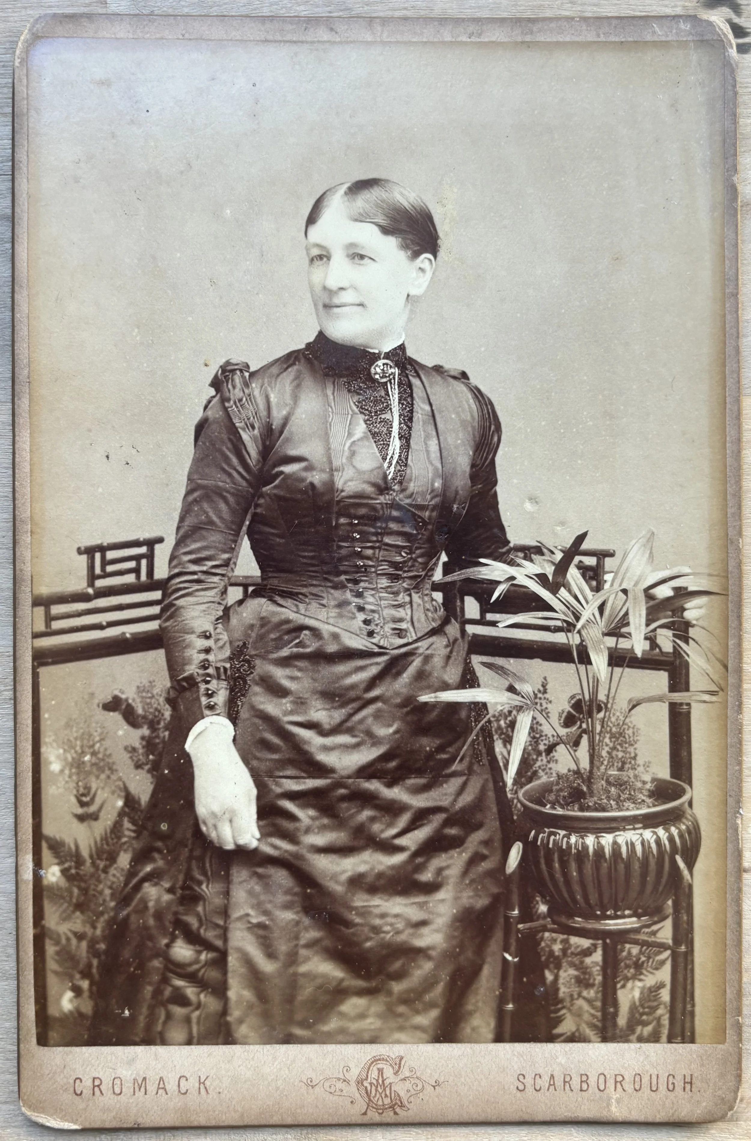 cabinet card portrait of an unknown woman by Scarborough photographer Arthur May Cromack