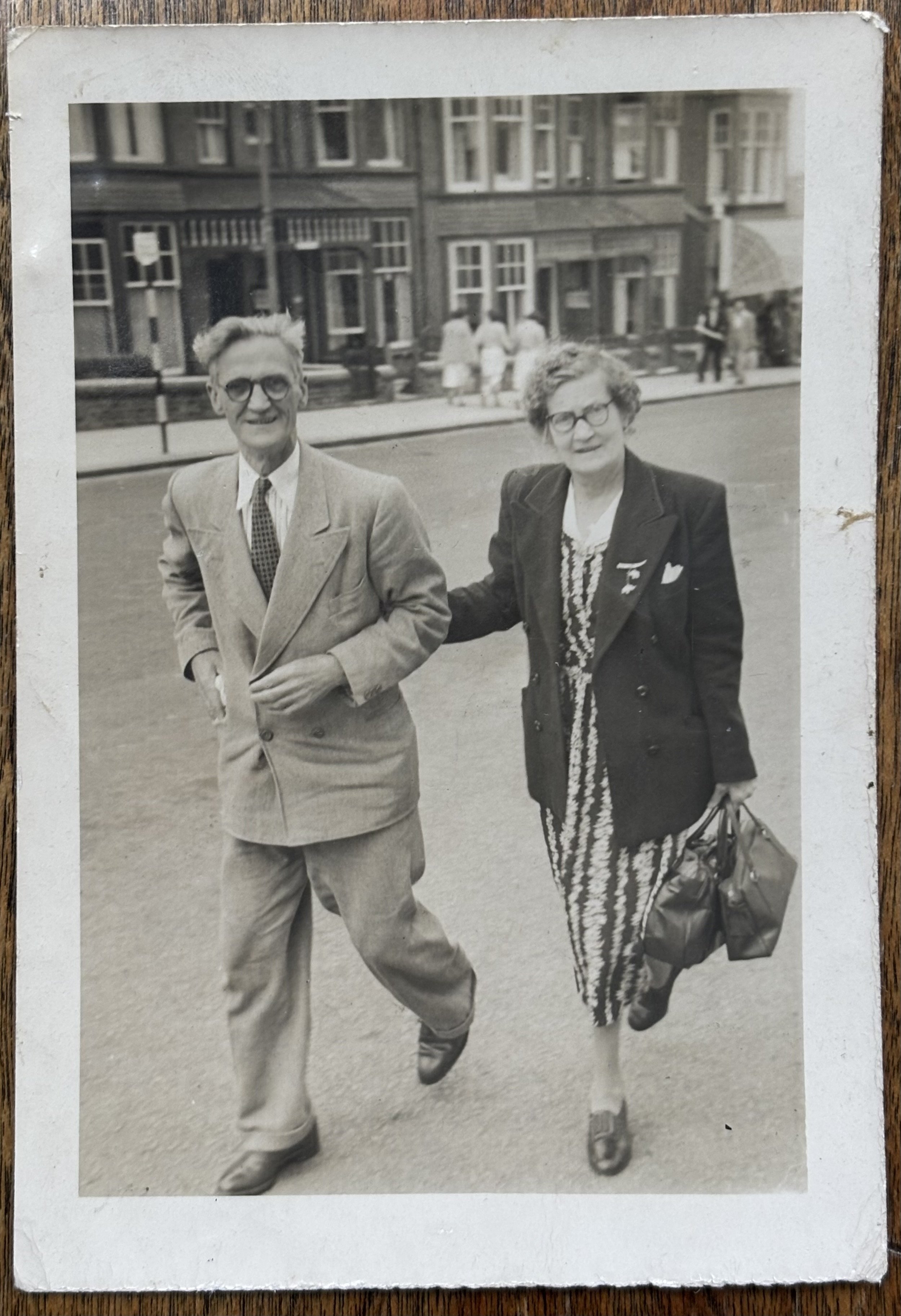 Walkie portrait of a couple on North Marine Road by Scarborough Photographers Holi-Photos
