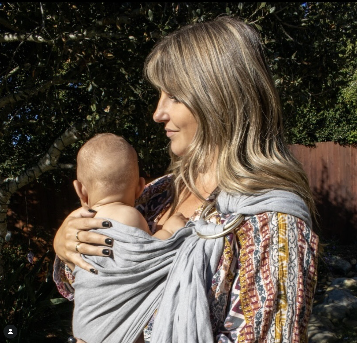 Mother-centered postpartum support and newborn care with Los Angeles doula/