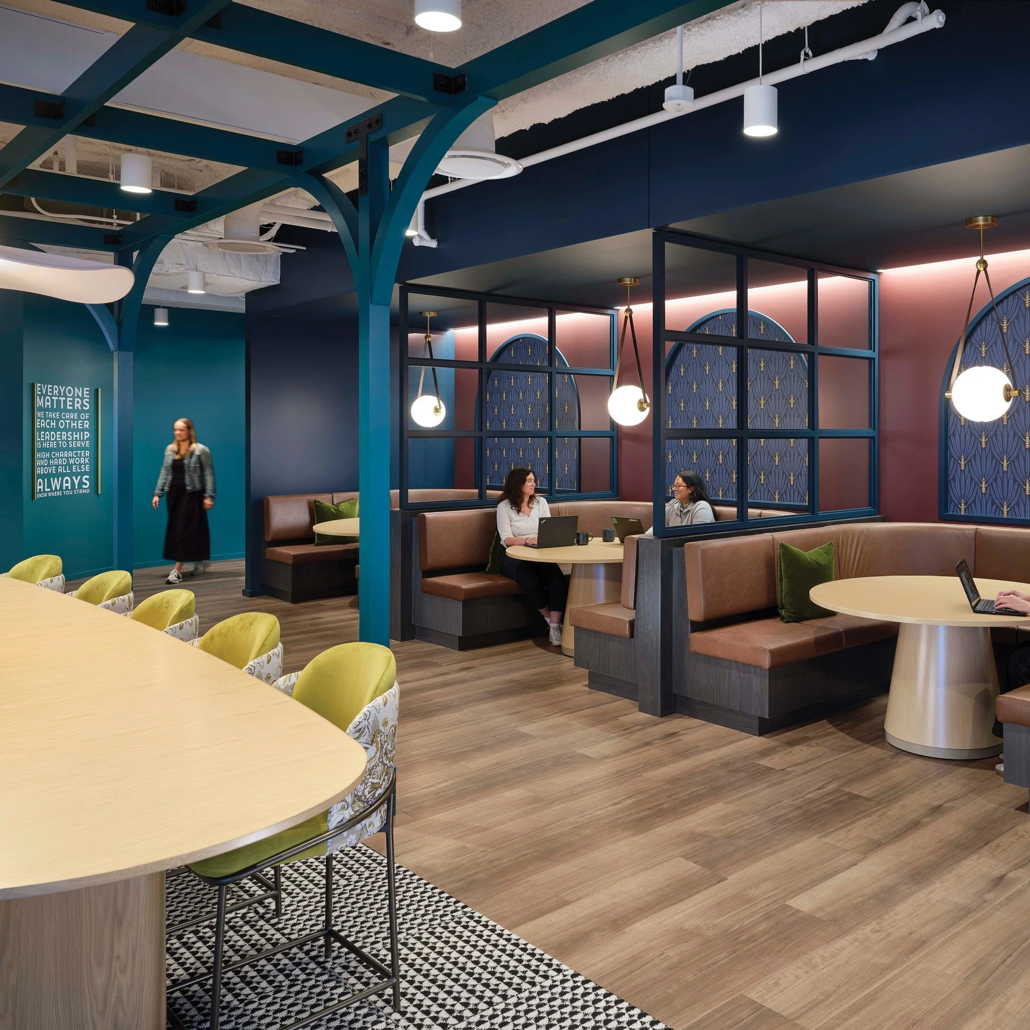 🌟 Fresh Project Fridays | Insight Global - Chicago 🌟

Excited to share our latest project with Insight Global, a full-floor build-out in the heart of Chicago&rsquo;s River North! This dynamic new workspace blends functionality with local inspiratio