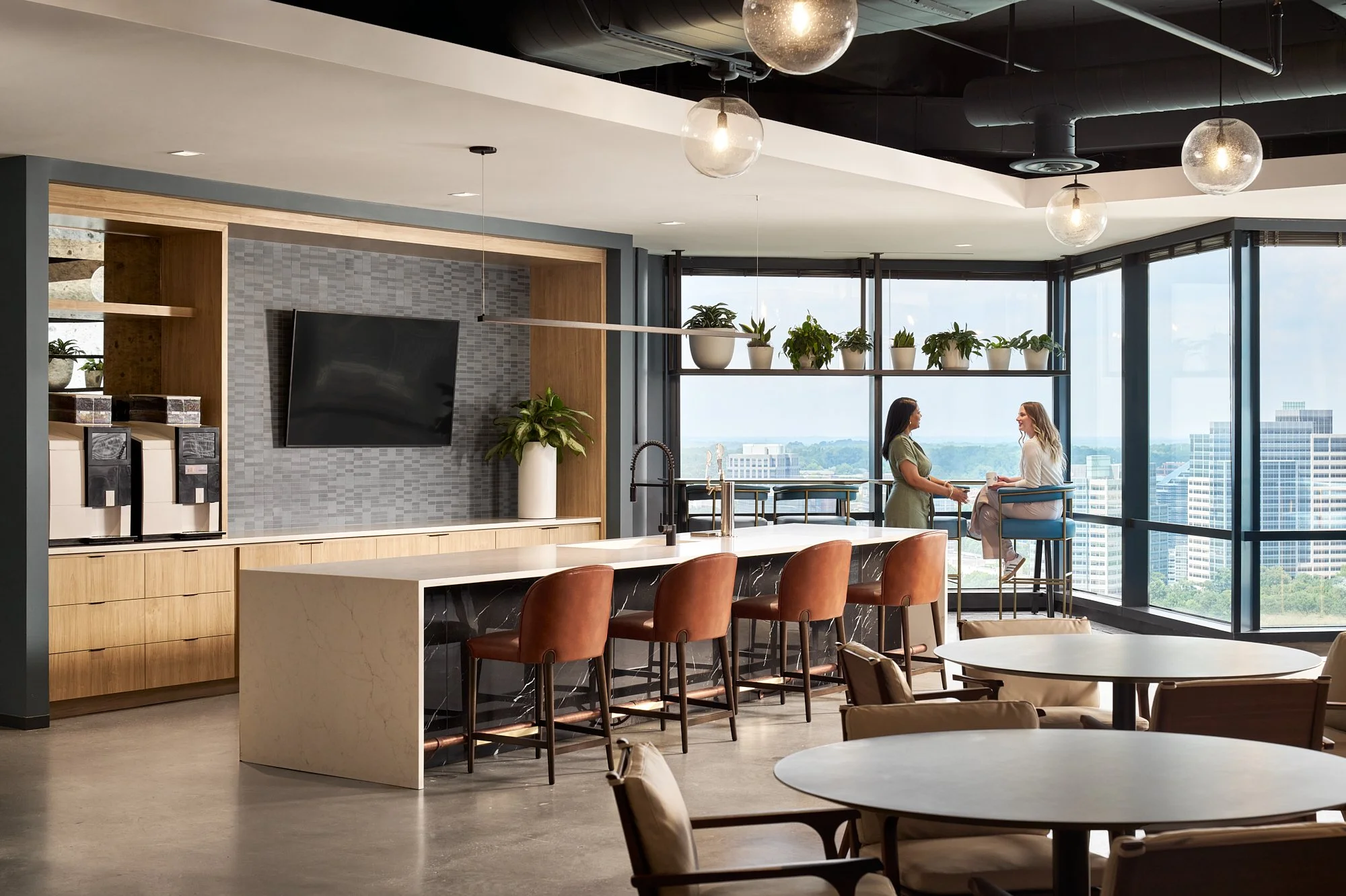 🌟 Fresh Project Fridays | Snellings Walters - Atlanta, Georgia 🌟

At Snellings Walters, our design began where it matters most, with the people who bring the space to life.

In Atlanta&rsquo;s iconic Queen Building, this partial-floor build-out fos