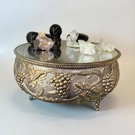 ✨ Rare Find Alert! 💫
We’ve just come across a stunning collection of apophyllite crystals – something we don’t usually carry! Apophyllite is known for its calming and clarifying properties, making it the perfect addition to your mediation practice o