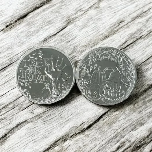 Get spooky with your stack! 👻🎃 Our Halloween-themed silver rounds are the perfect treat for collectors and ghouls alike—no tricks, just pure .999 fine silver. Limited designs won’t last long, so grab yours before they vanish into the night! 🕸️✨