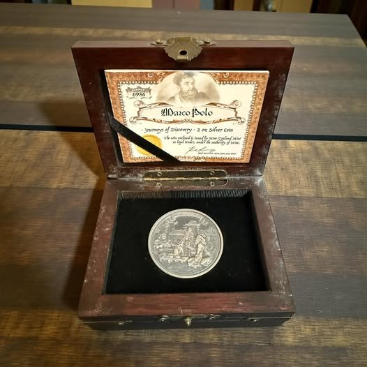 Discover history in pure silver. ✨
This Marco Polo 2oz Silver Coin from the Journeys of Discovery series comes beautifully presented in its own wooden display box. A standout collectible for any explorer at heart.