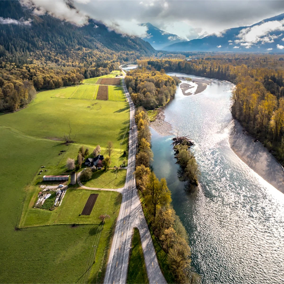Aerial view of the Skagit River. Photo by Robert Ruth.