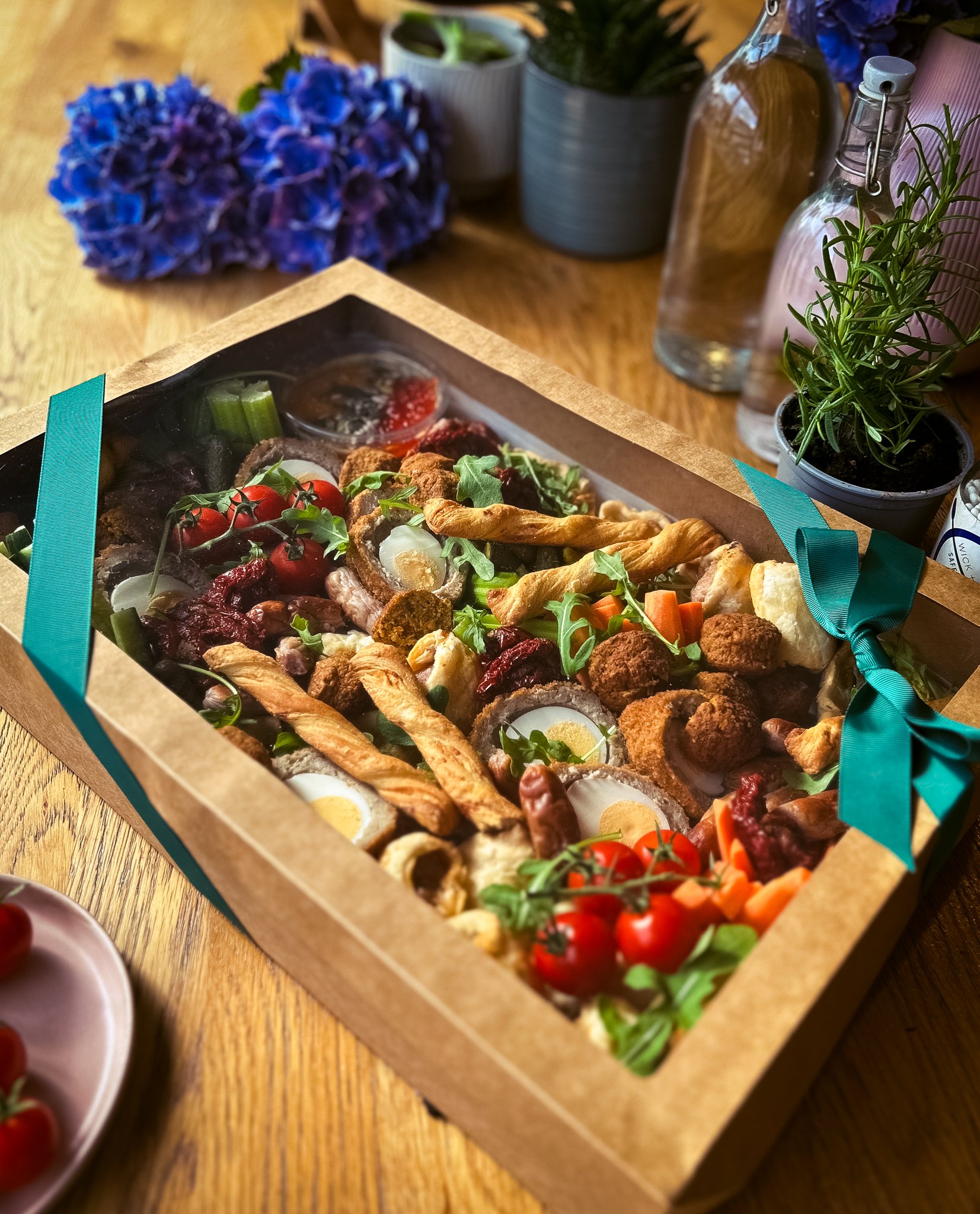 The Picnic Platter (Serves 10+)