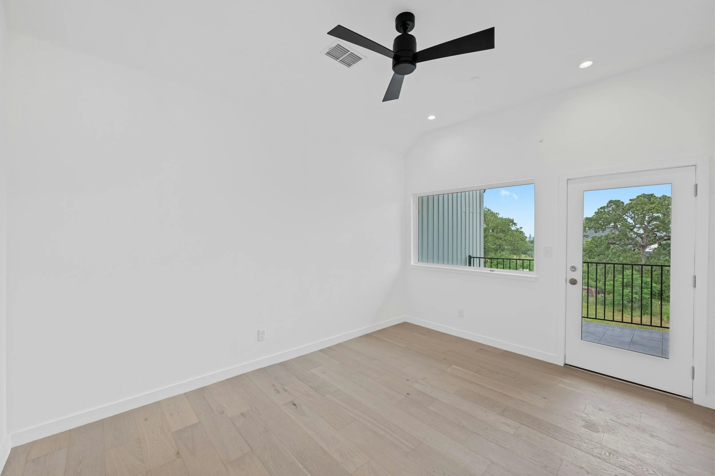 011-464228-5916 Harold Ct_13353239.jpg