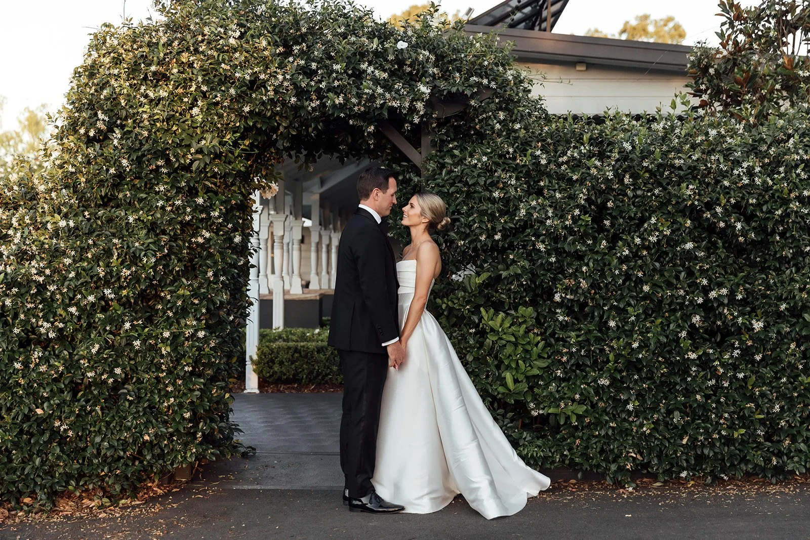Greystone-estate-wedding-Hunter-Valley-dusk-bride-groom-portraits-Sonja_Cenic-0200.jpg