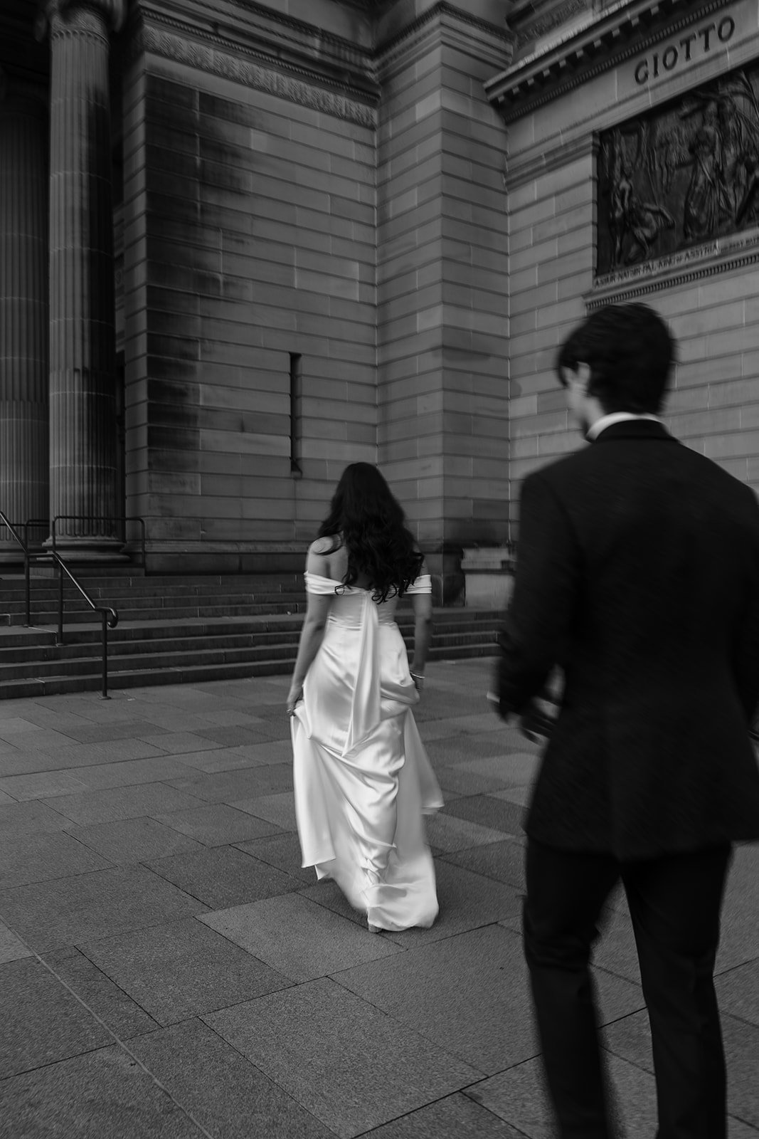 Art-gallery-nsw-wedding-photographer-bride-groom-portraits-0034.jpg