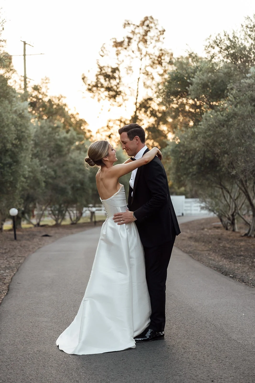 Greystone-estate-wedding-Hunter-Valley-dusk-bride-groom-portraits-Sonja_Cenic-0209.jpg