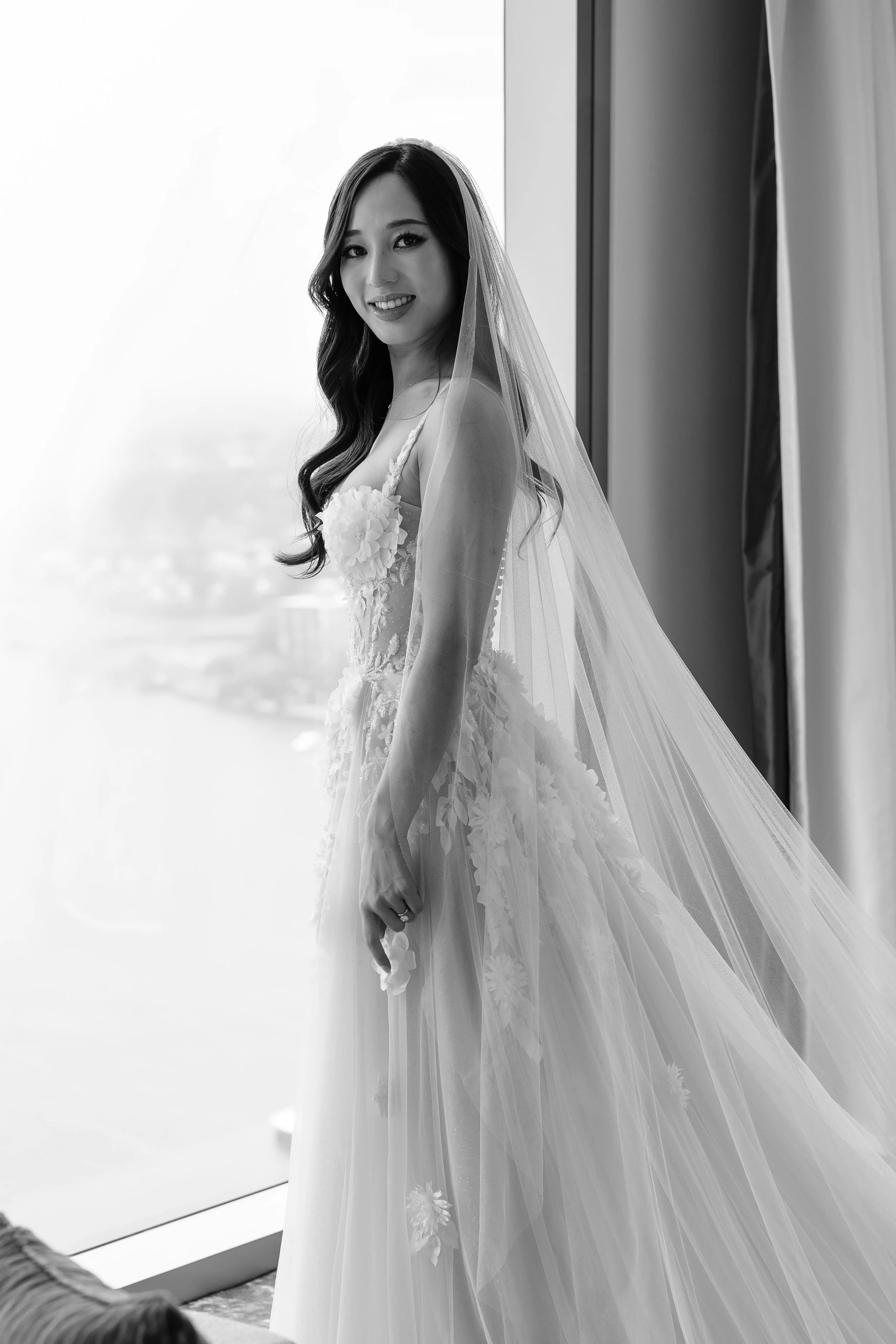 Crown-Towers-Wedding-Bride-Getting-Ready-0026.jpg