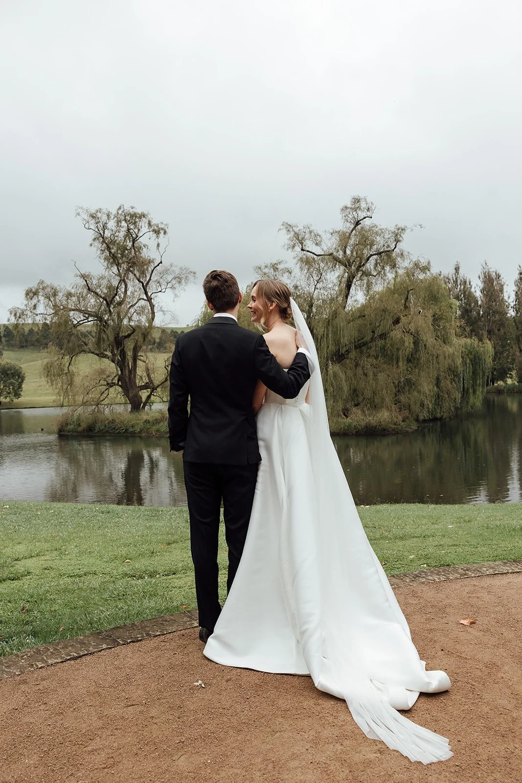 Bendooley-estate-rainy-day-wedding-photos-0098.jpg