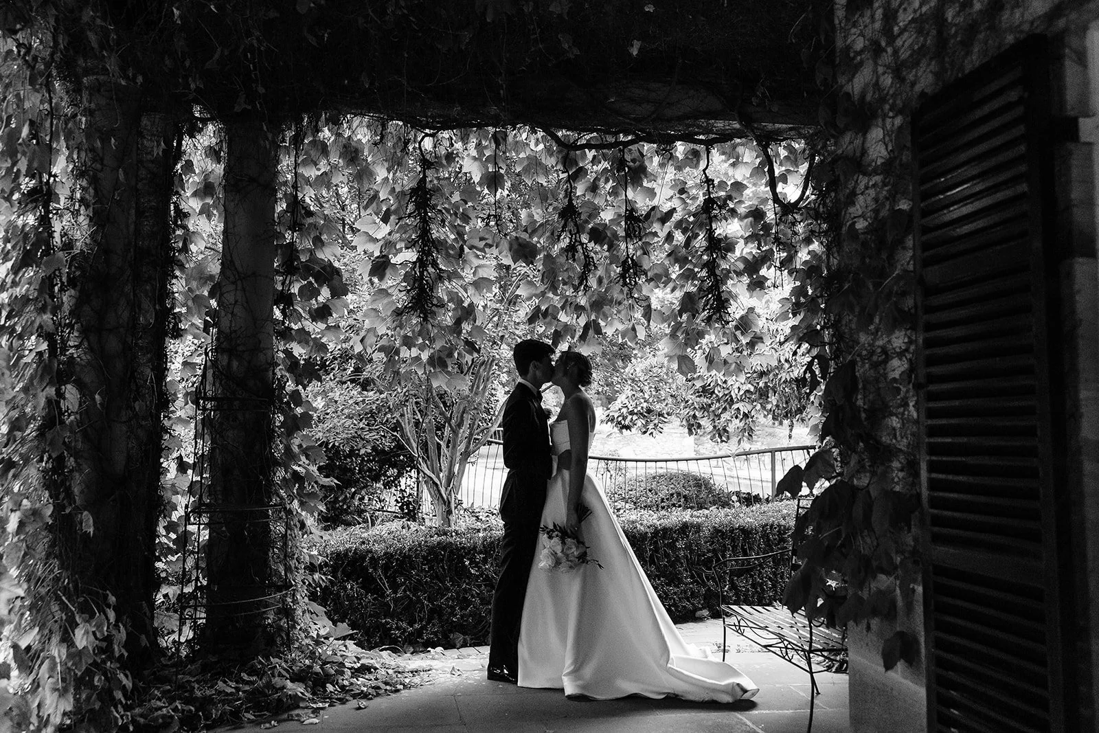 Bendooley-estate-rainy-day-wedding-photos-0149.jpg