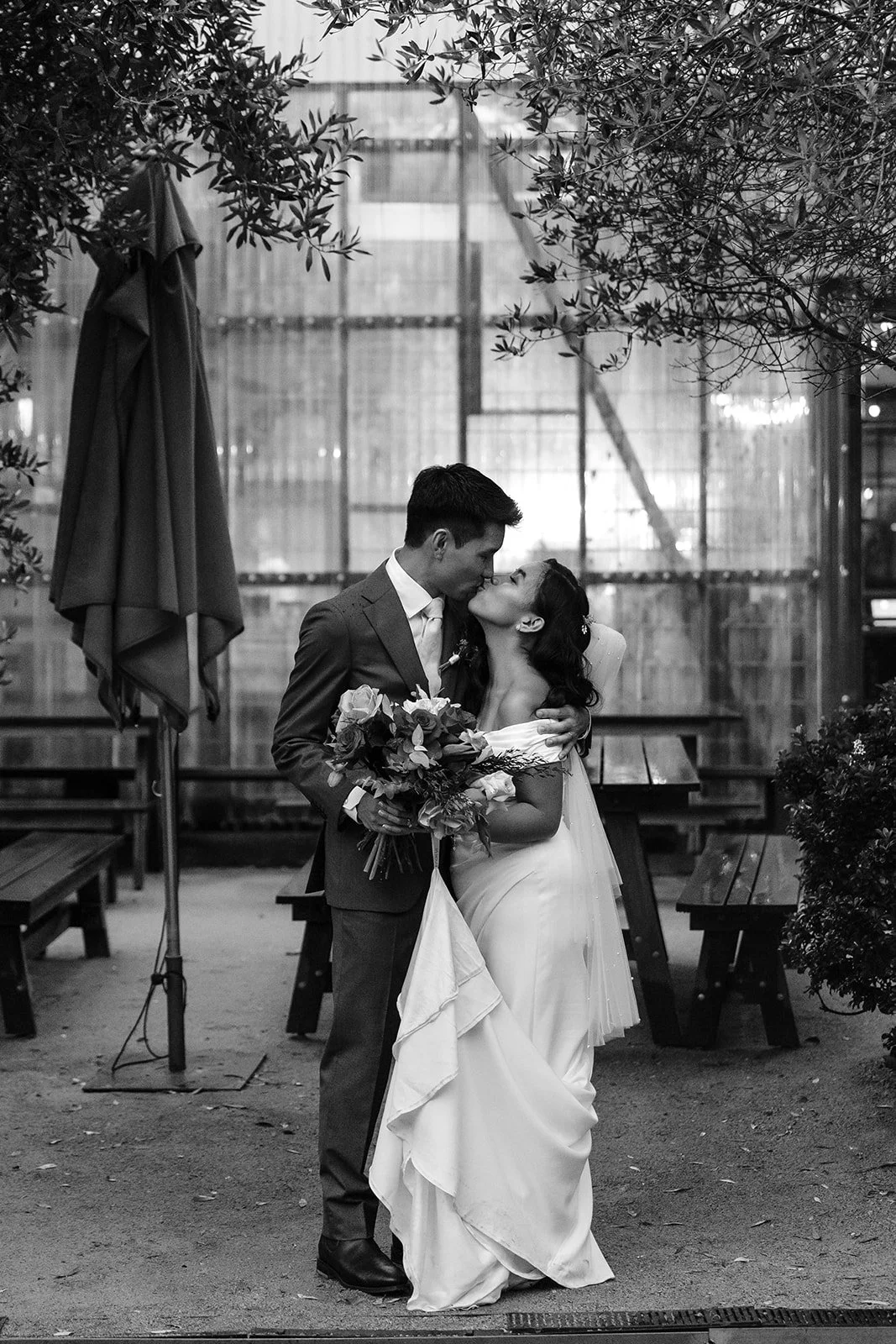 Three-Blue-Ducks-Night-Wedding-Portraits-Johanna&Jason-0027.jpg