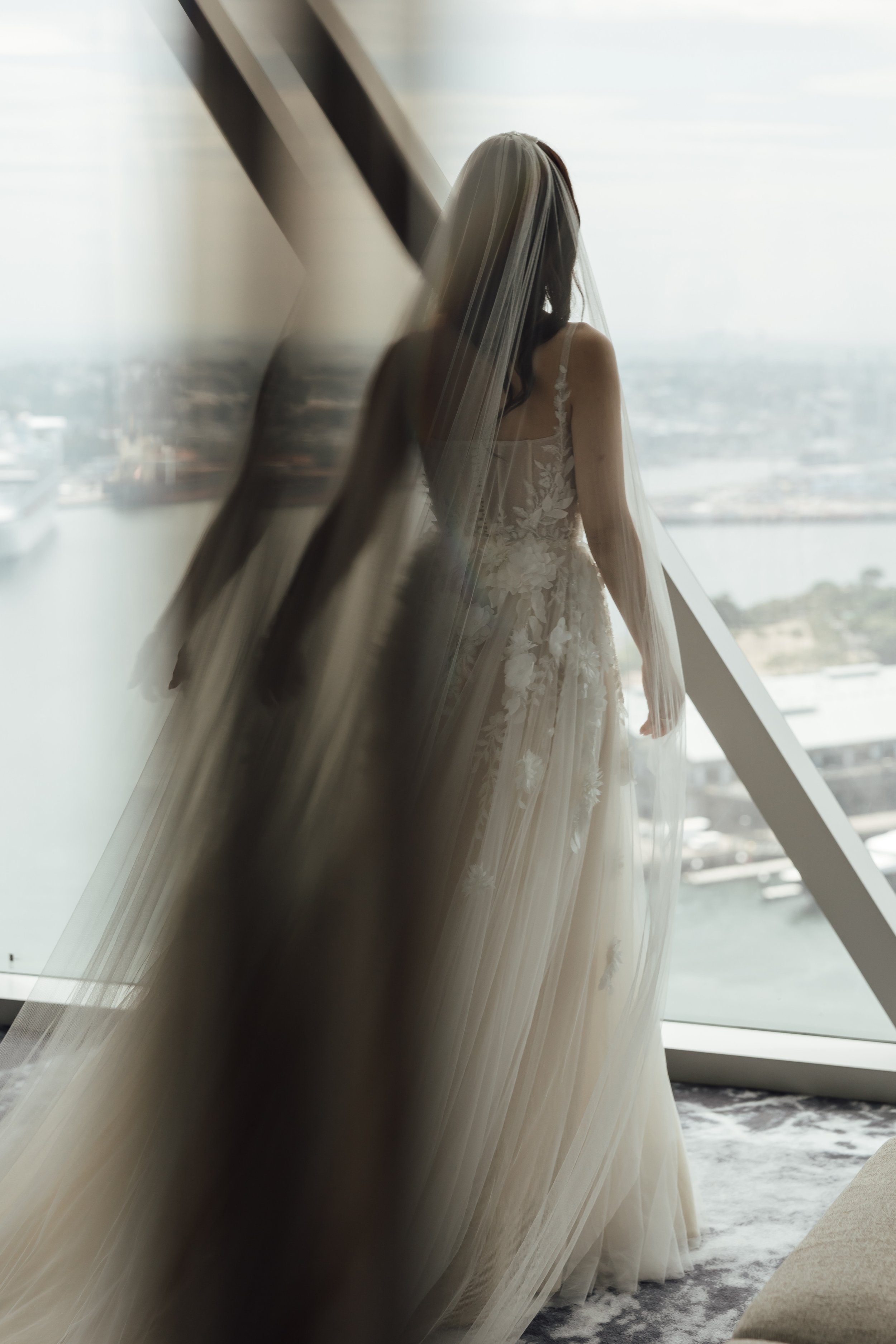 Crown-Towers-Wedding-Bride-Getting-Ready-0029.jpg