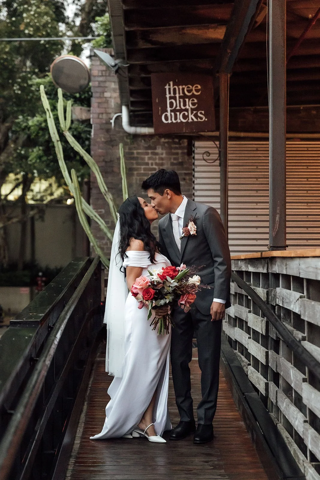 Three-Blue-Ducks-Night-Wedding-Portraits-Johanna&Jason-0020.jpg