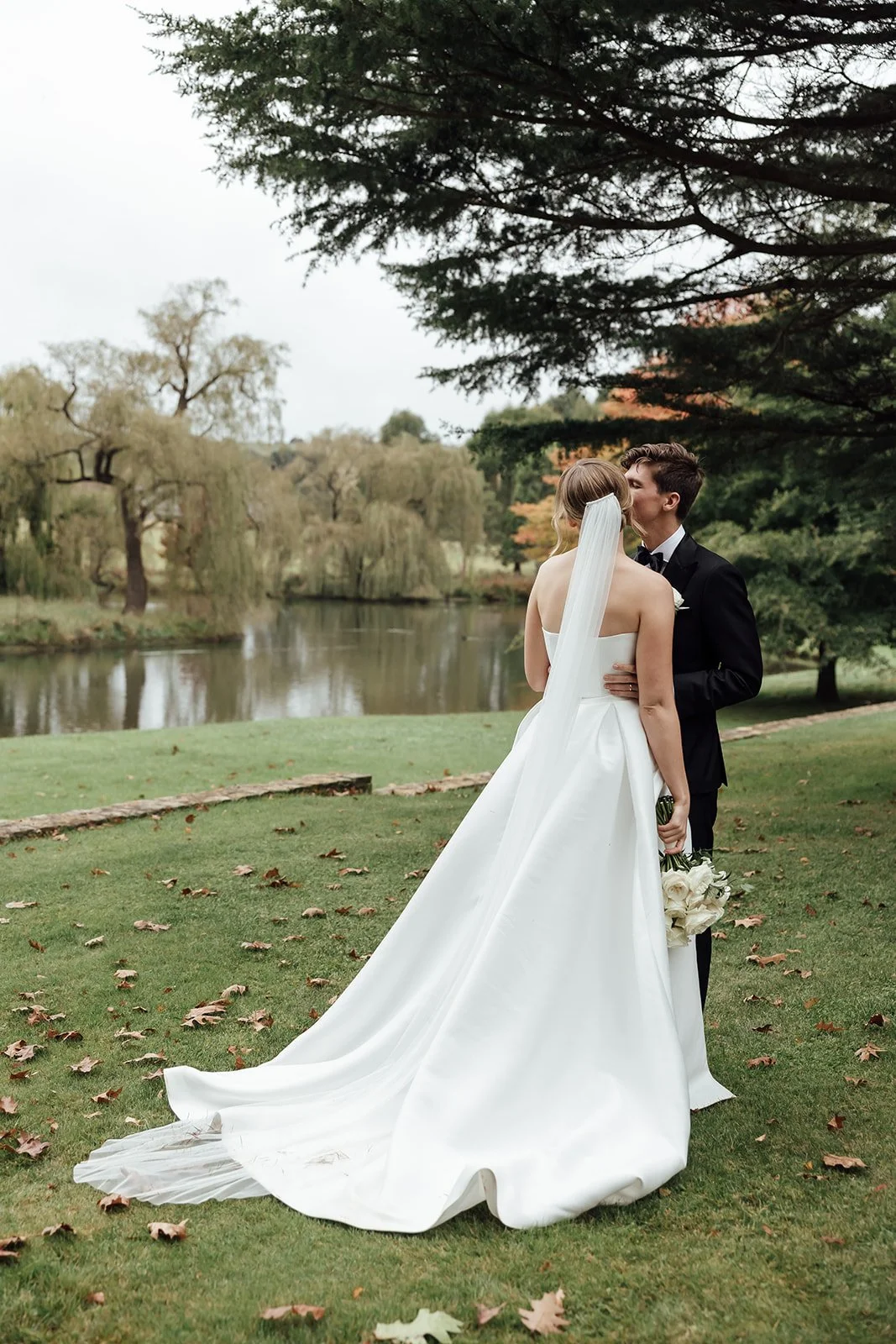 Bendooley-estate-rainy-day-wedding-photos-0113.jpg