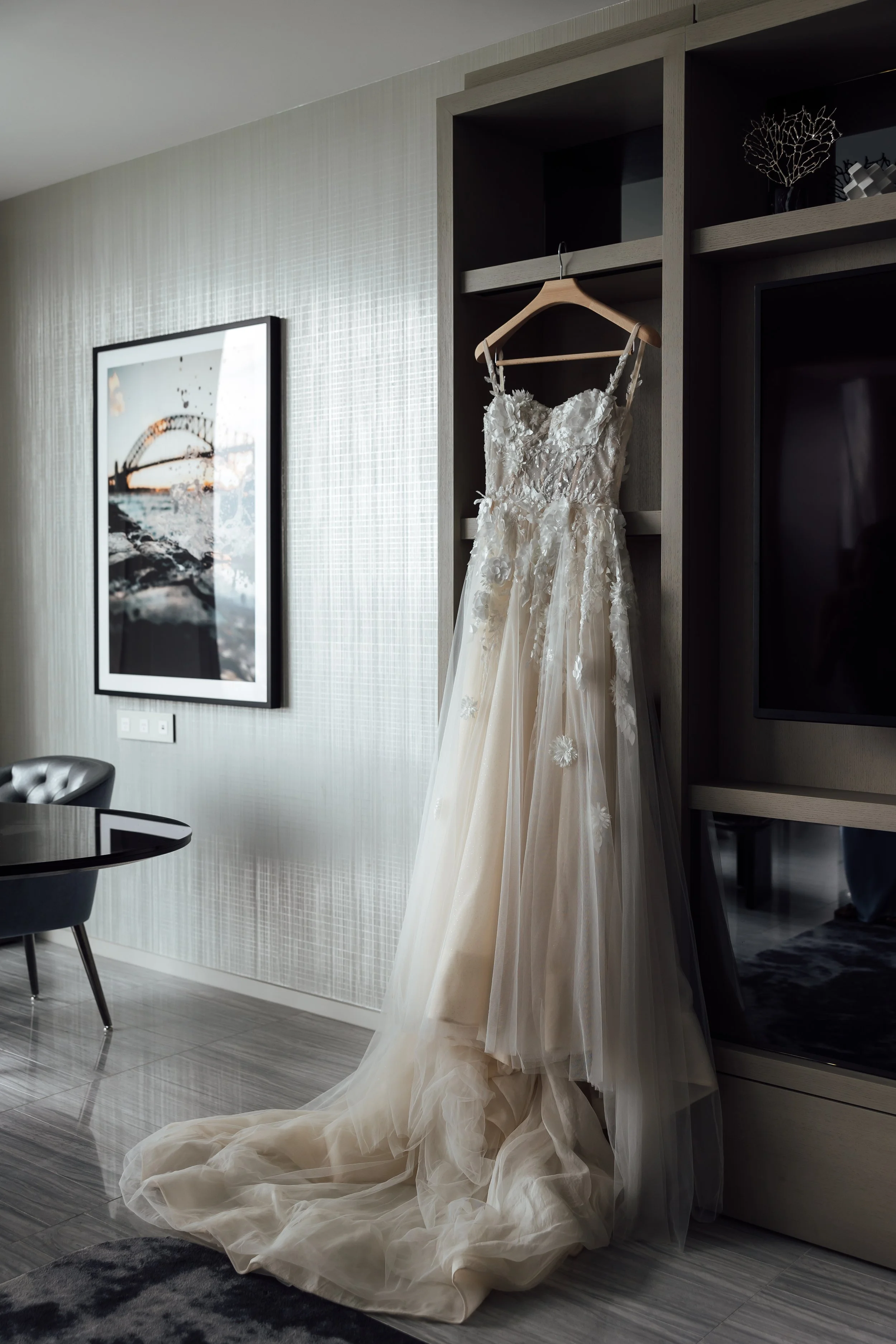 Crown-Towers-Wedding-Bride-Getting-Ready-0001.jpg