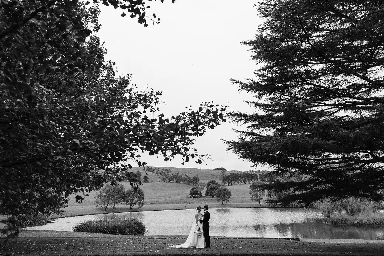 Bendooley-estate-rainy-day-wedding-photos-0111.jpg