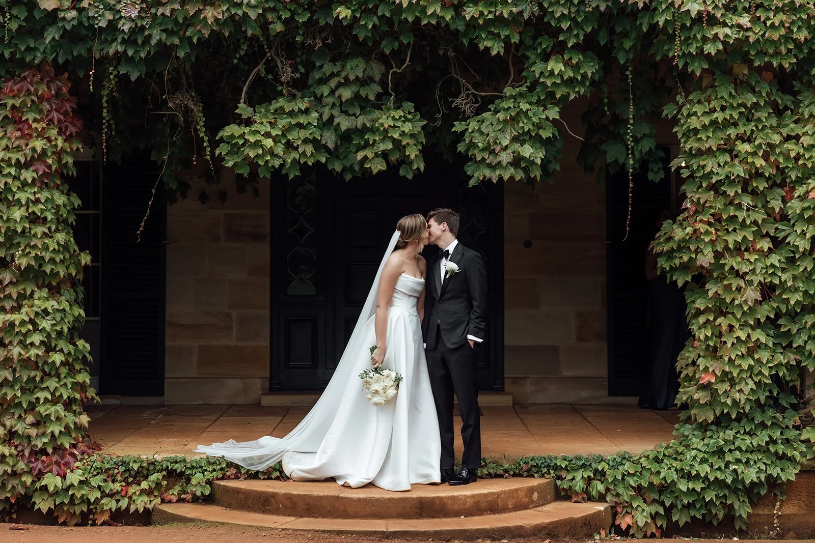 Bendooley-estate-rainy-day-wedding-photos-0123.jpg