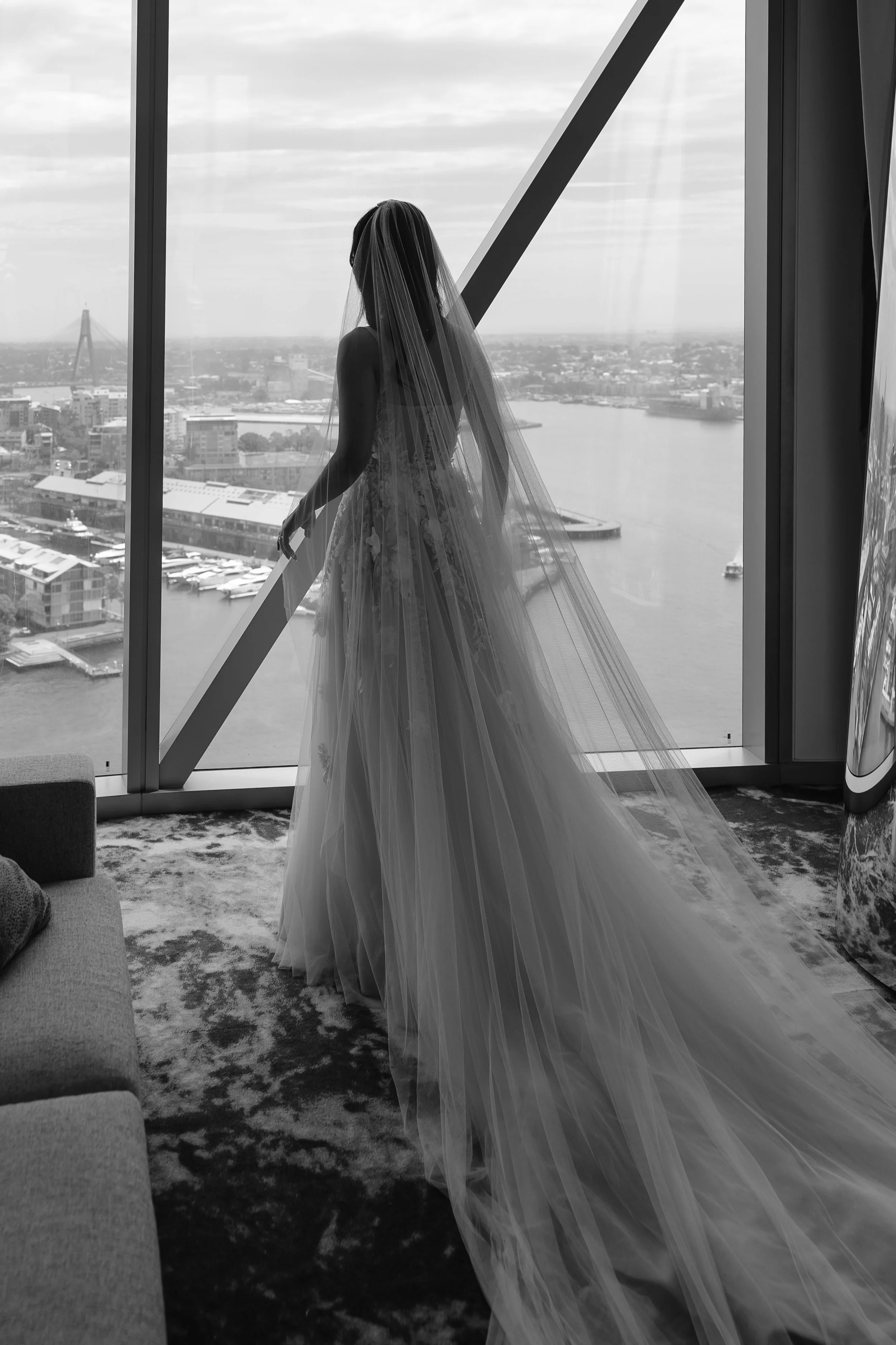 Crown-Towers-Wedding-Bride-Getting-Ready-0023.jpg