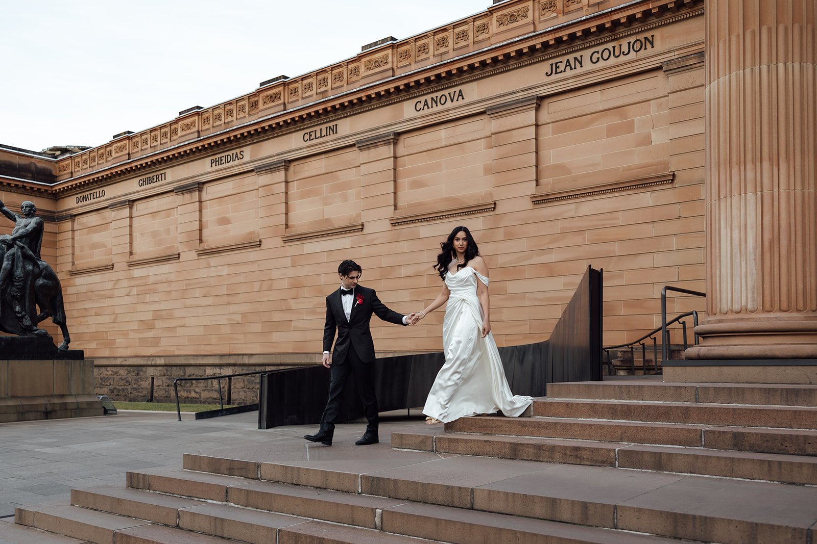 Art-gallery-nsw-wedding-photographer-bride-groom-portraits-0002.jpg