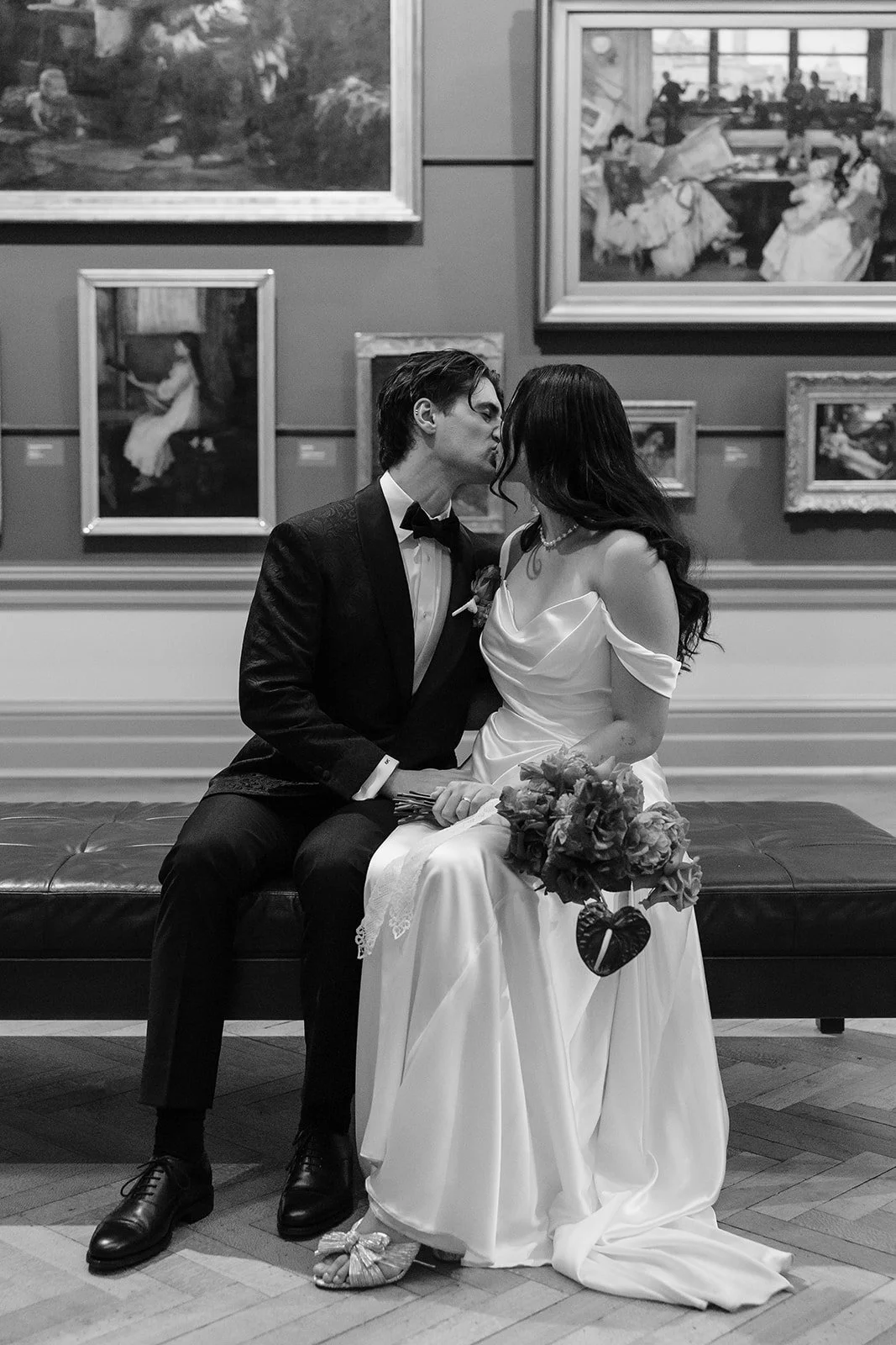Art-gallery-nsw-wedding-photographer-bride-groom-portraits-Grand-Courts-0077.jpg