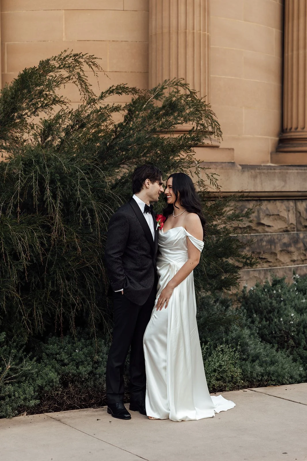 Art-gallery-nsw-wedding-photographer-bride-groom-portraits-0027.jpg
