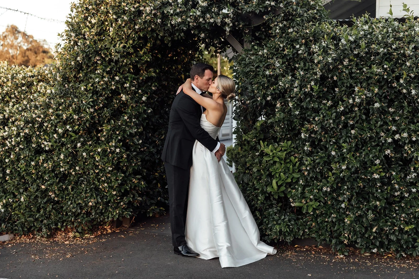 Greystone-estate-wedding-Hunter-Valley-dusk-bride-groom-portraits-Sonja_Cenic-0201.jpg