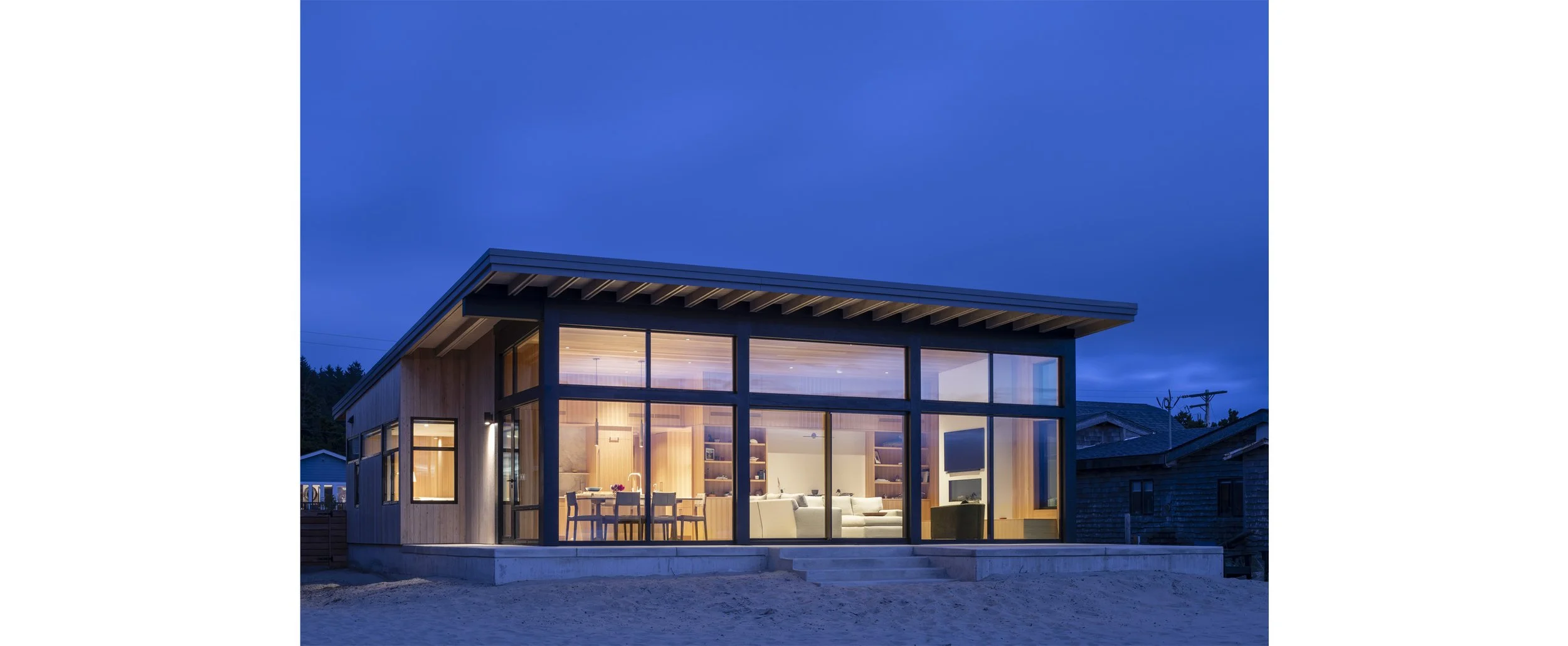 Oregon-Beach-House_JA-Single-Family__Photo-by-Lara-Swimmer (2).jpg
