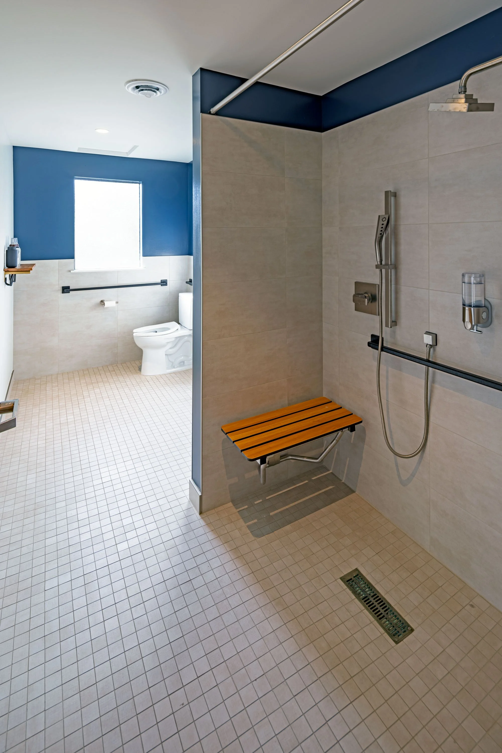 Renton-Municipal-Airport_JA-Workplace__Photo-by-Francis-Zera (14).jpg