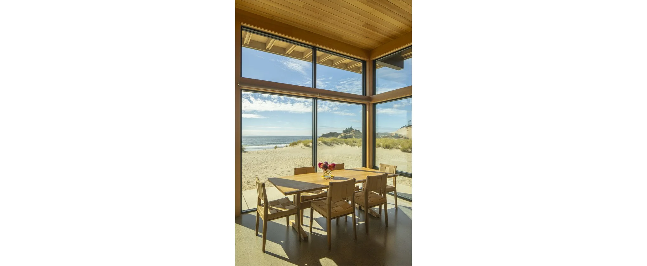Oregon-Beach-House_JA-Single-Family__Photo-by-Lara-Swimmer (7).jpg