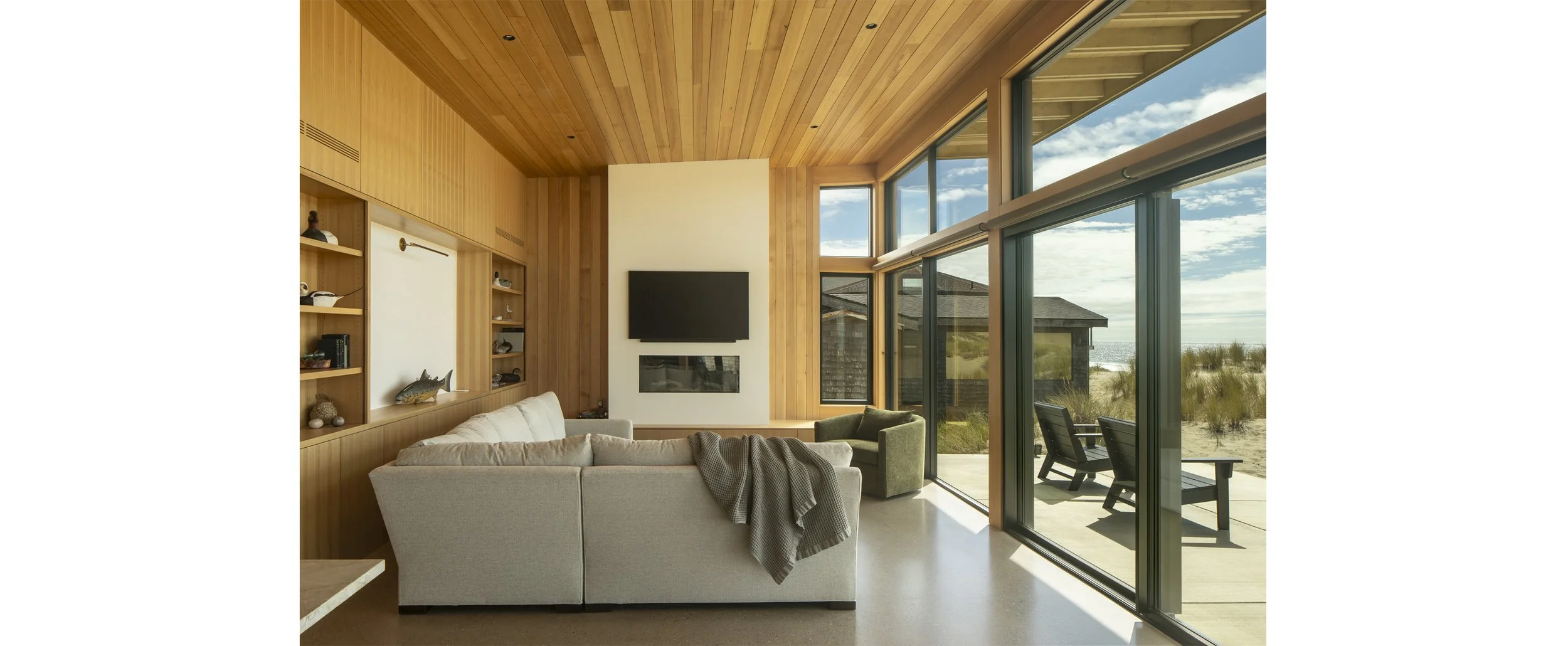 Oregon-Beach-House_JA-Single-Family__Photo-by-Lara-Swimmer (5).jpg