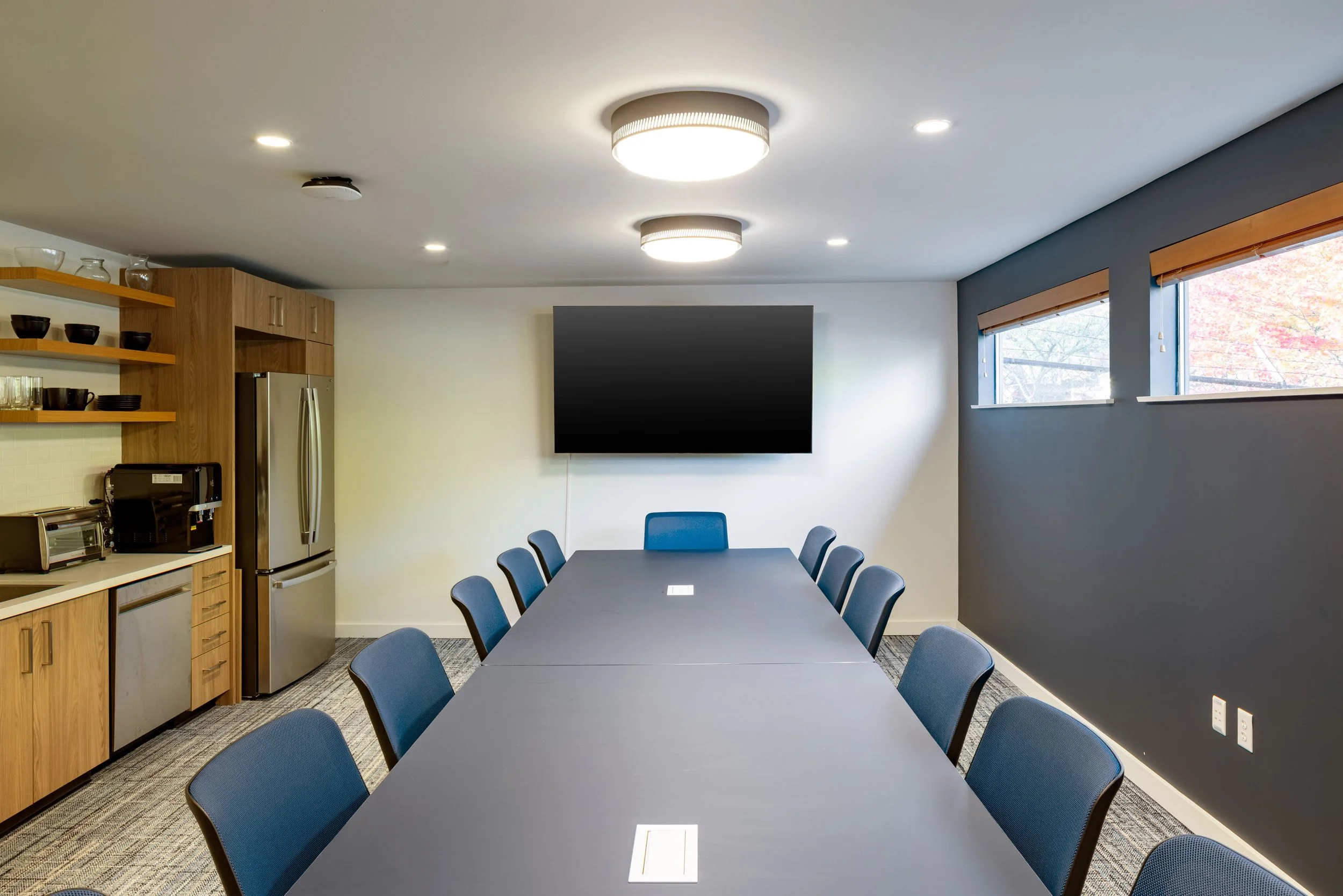 Renton-Municipal-Airport_JA-Workplace__Photo-by-Francis-Zera (5).jpg