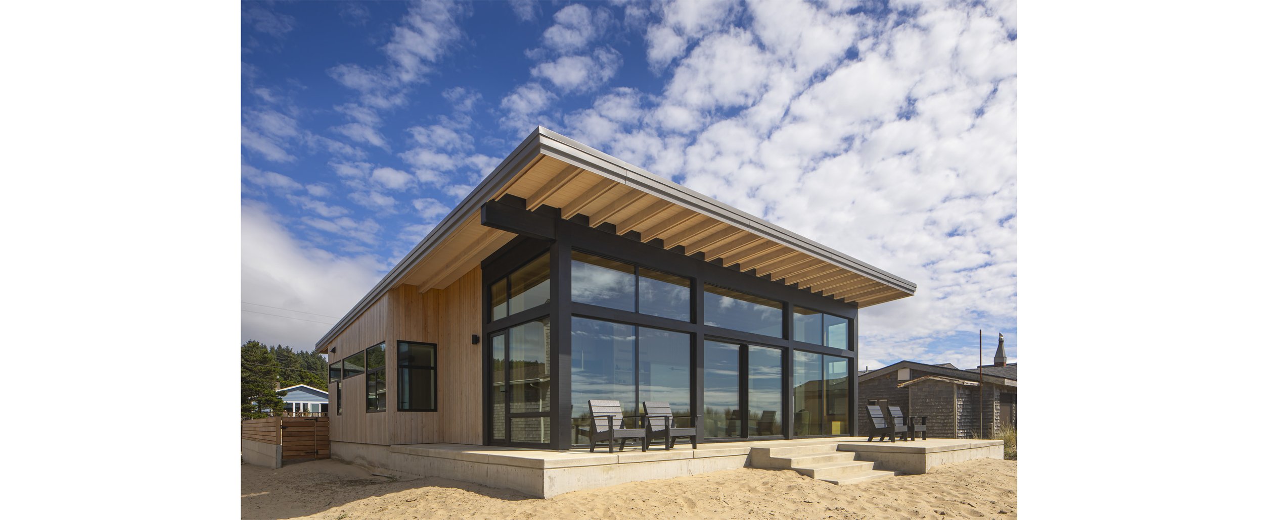 Oregon-Beach-House_JA-Single-Family__Photo-by-Lara-Swimmer (1).jpg