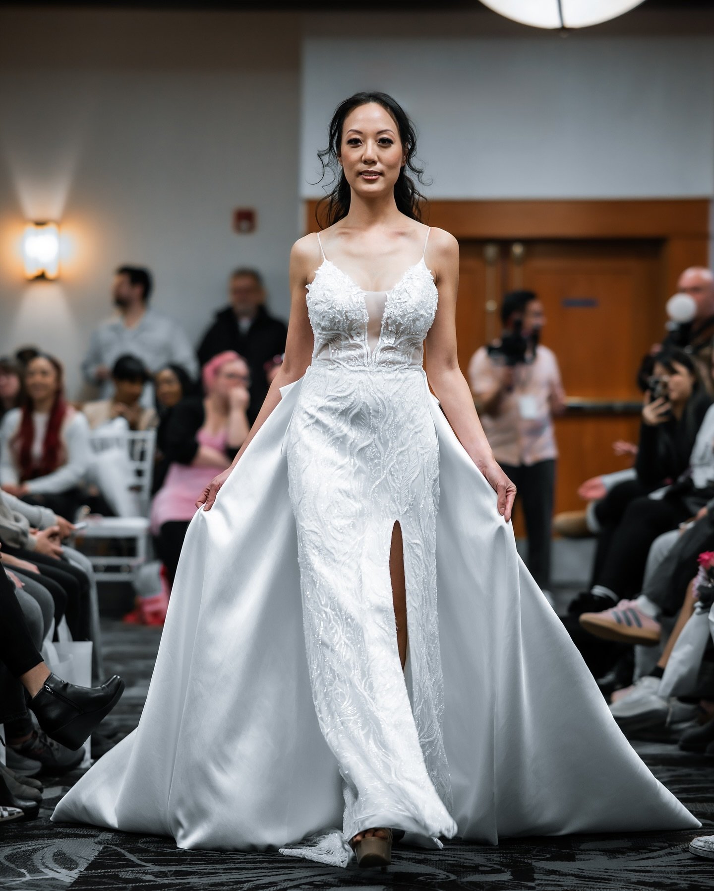 Some shots from the @brides2bcalgary expo fashion show.
.
Models:
@_adrienne.victoria_ 
.
Designer:
@catalinadelangeldesigns 
.
HMUA:
@nataliya.makeup_calgary 
@julia.shine.makeup 
.
#calgaryphotographer #calgaryphotography #yycphotographer #yycphoto