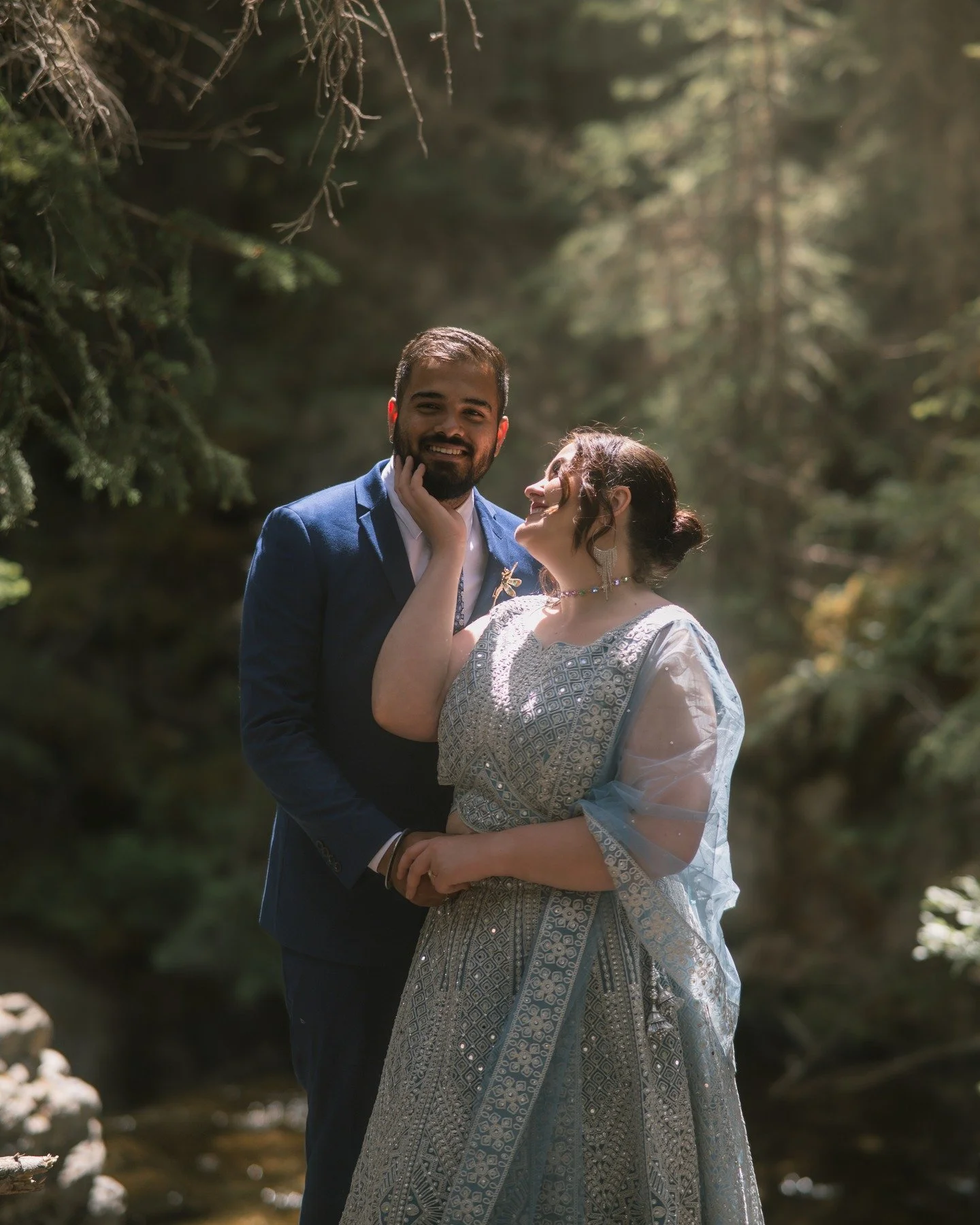 We always tell our couples don&rsquo;t stress about posing perfectly. Just be yourselves... look at each other. Feel the love. Enjoy each other then the photos will follow

@jaybazz 
@_puneet_ 

#ElopementPhotographer #KananaskisLove #CalgaryCouples 