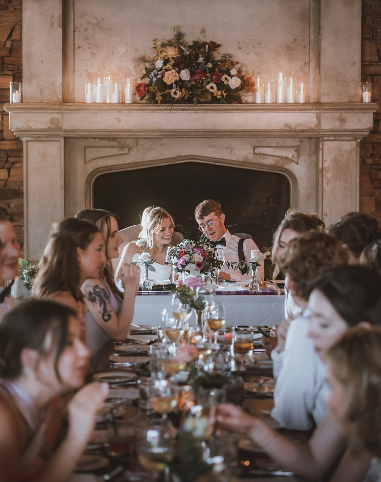 We once had a client tell us they could literally &ldquo;hear this photo.&rdquo; 
Still one of the coolest things anyone&rsquo;s ever said about our work&hellip; 🌿

Melissa &amp; Andrew&rsquo;s wedding at @thelakehouseyyc was exactly that kind of da