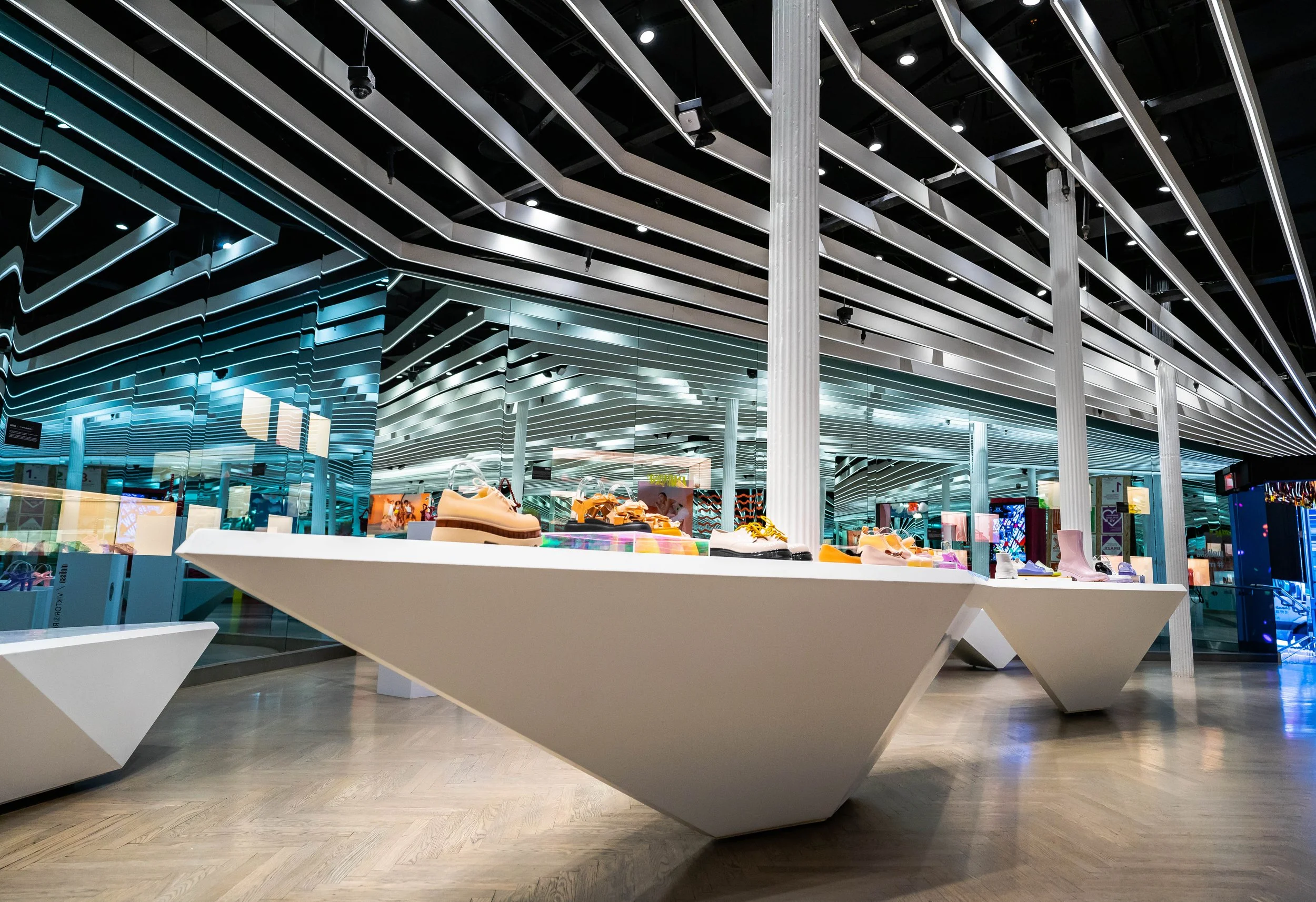 Galeria Melissa + VIKTOR & ROLF