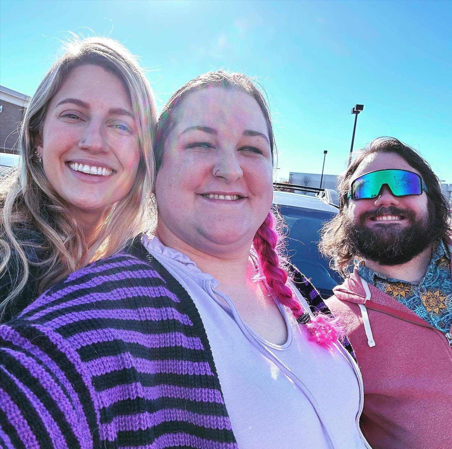 Best part about living in the Midwest is that friends inevitably have to pass through Missouri on their road trips! Thanks for getting breakfast with us @oliviamarieplath ! Ily 💜
