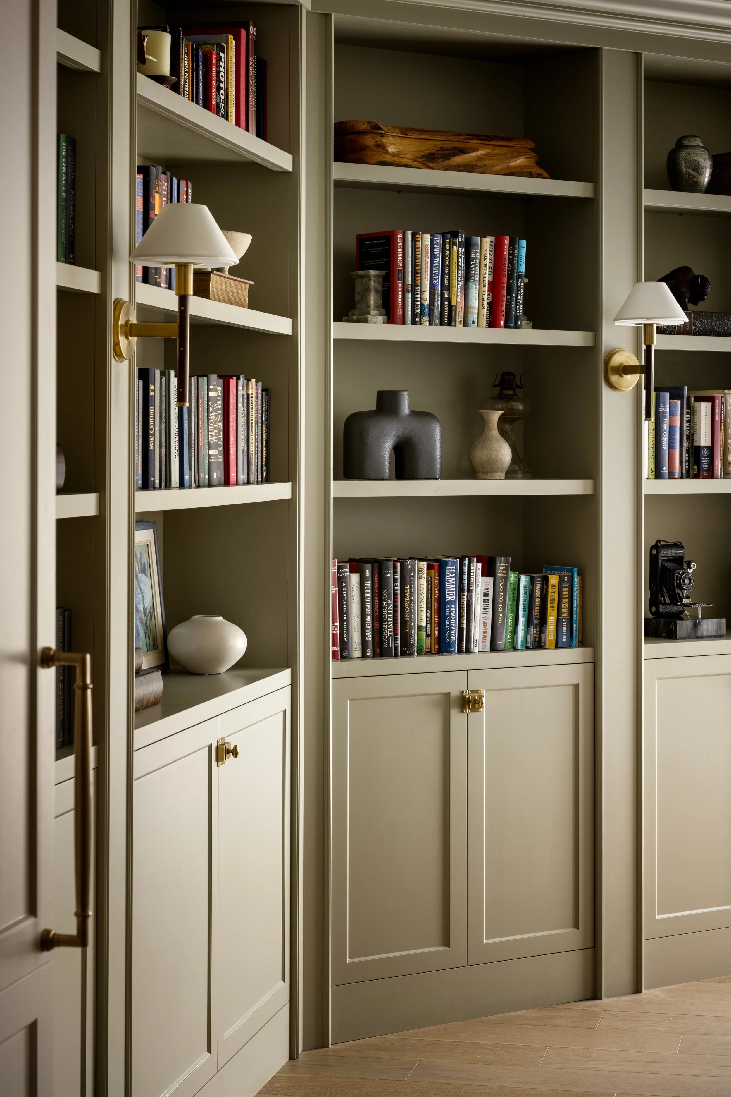 SmiddyStegman_EvergreenAbode_Library2.jpg