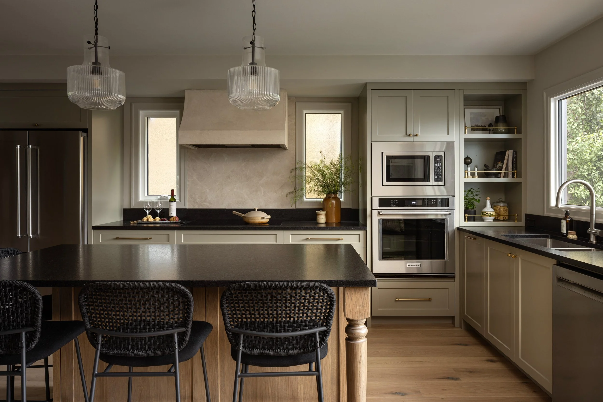 SmiddyStegman_Moody Transitional_Kitchen1.jpg